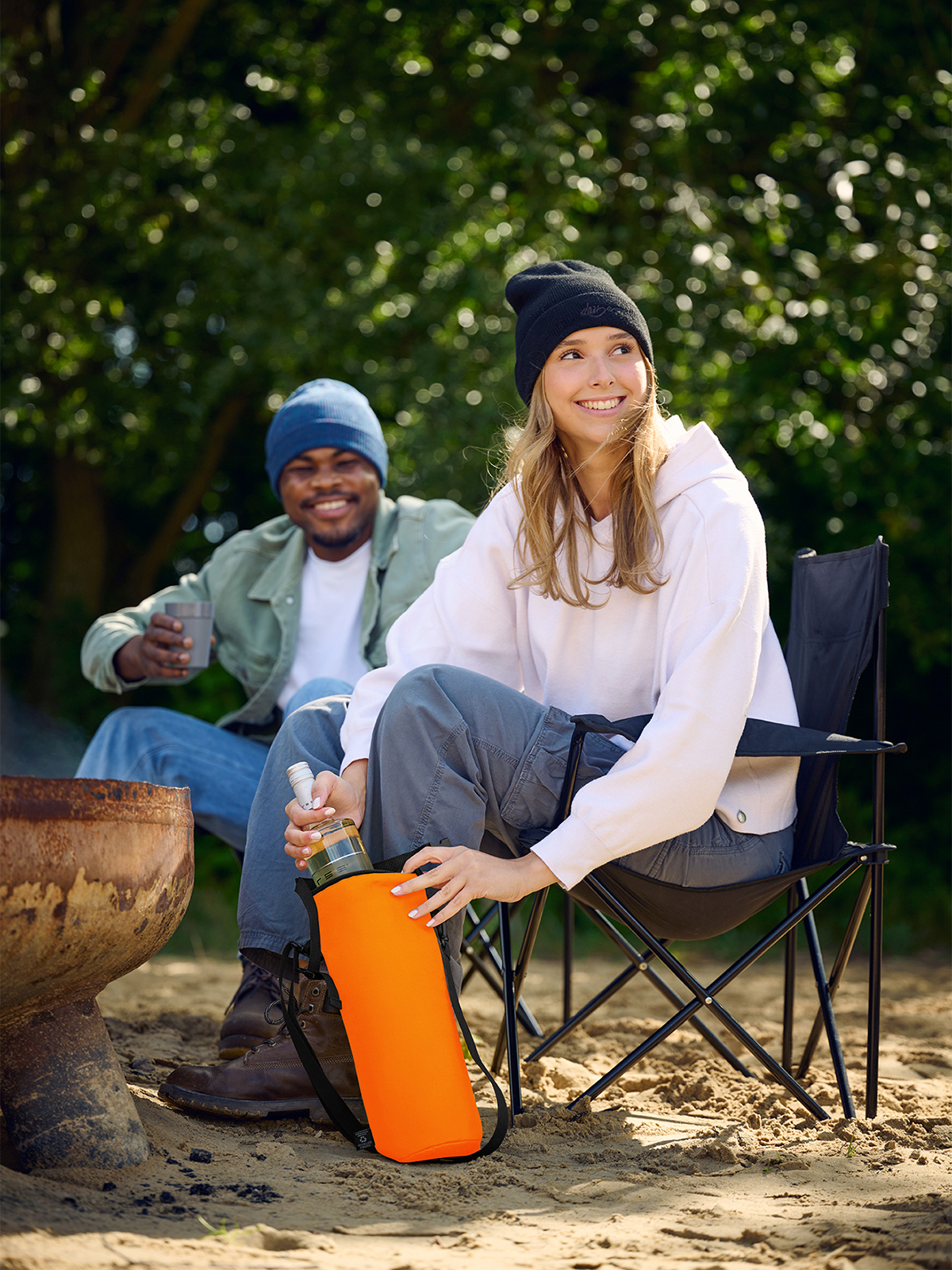 thermo bag BOTTLE orange featuring a model