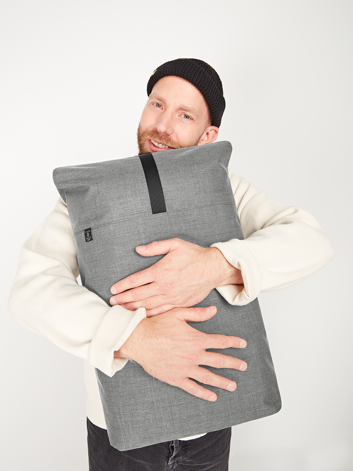 Notebook-Rollrucksack EUROPE hellgrau-meliert mit Model