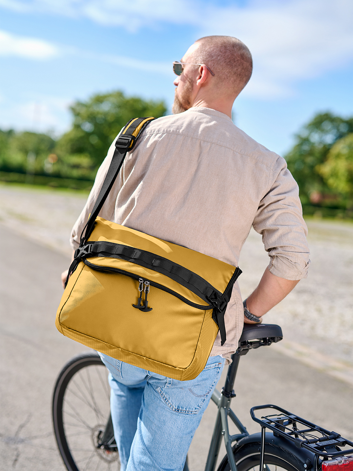 notebook bag ACTIVE mustard-yellow featuring a model