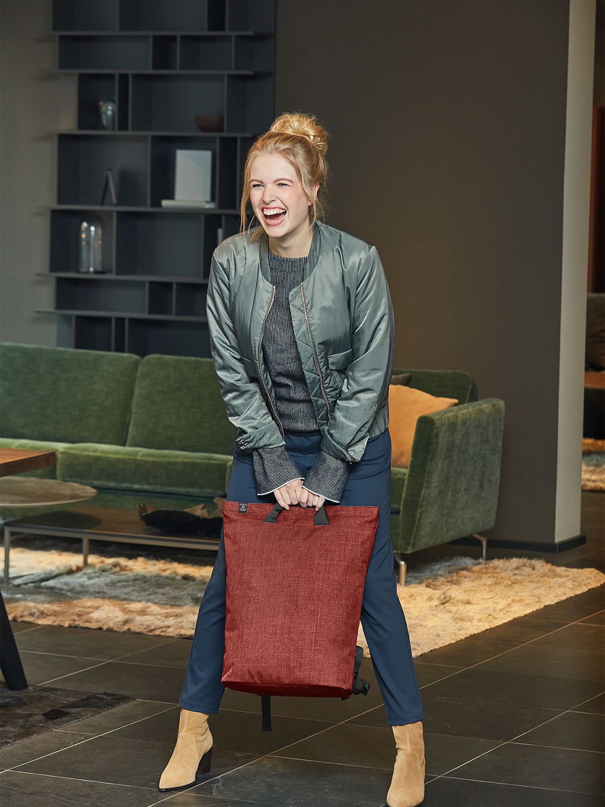 laptop backpack EUROPE red-sprinkle featuring a model