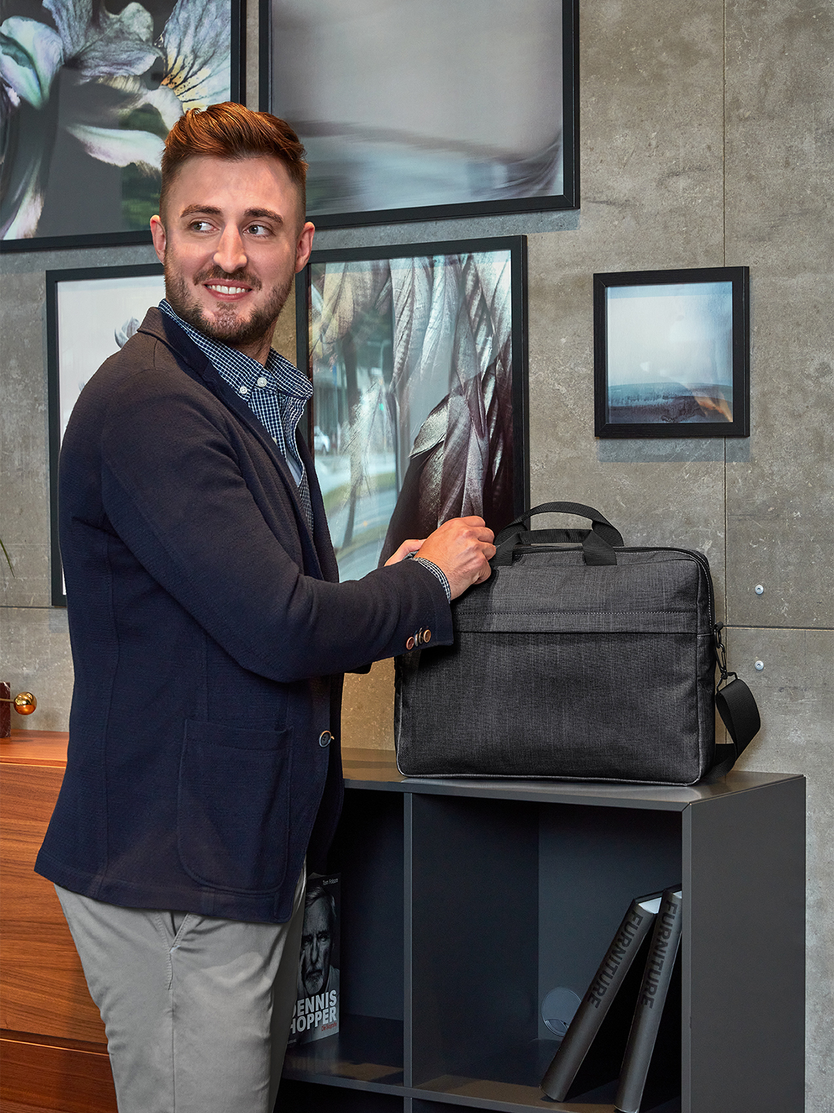 notebook bag EUROPE grey-sprinkle featuring a model