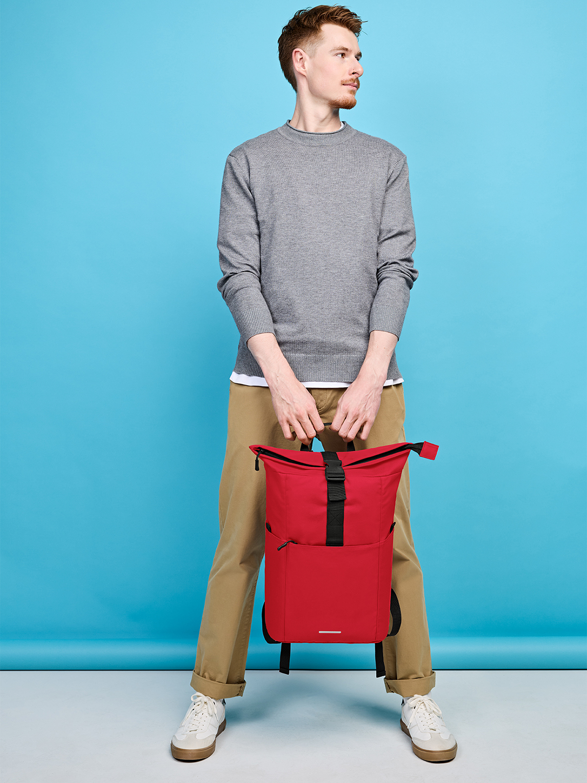 backpack BASIC red featuring a model