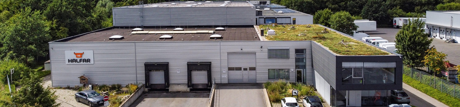 Aktuelles Firmengebäude von des Taschenherstellers HALFAR®