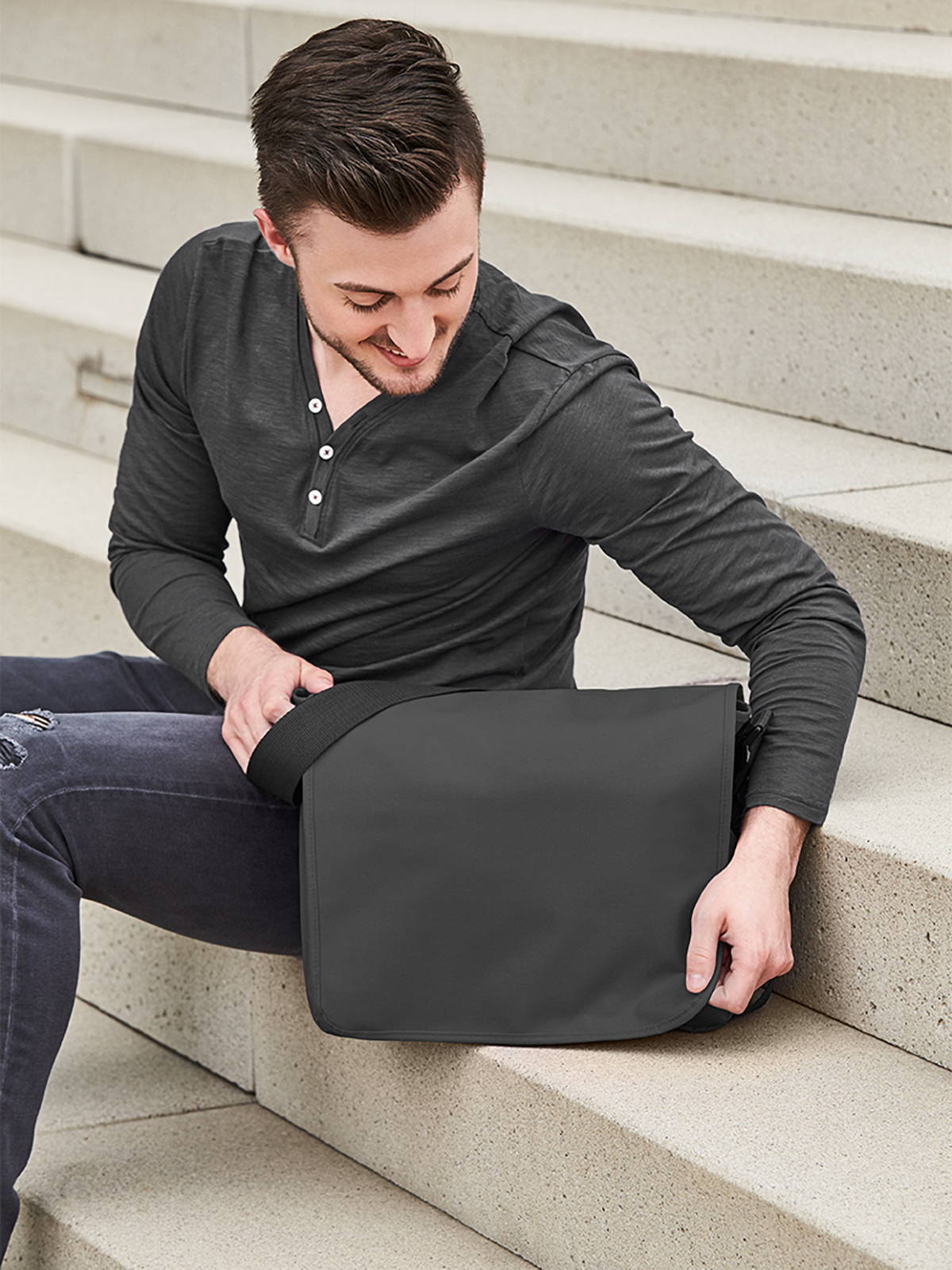 Promotiontasche KURIER anthrazit mit Model