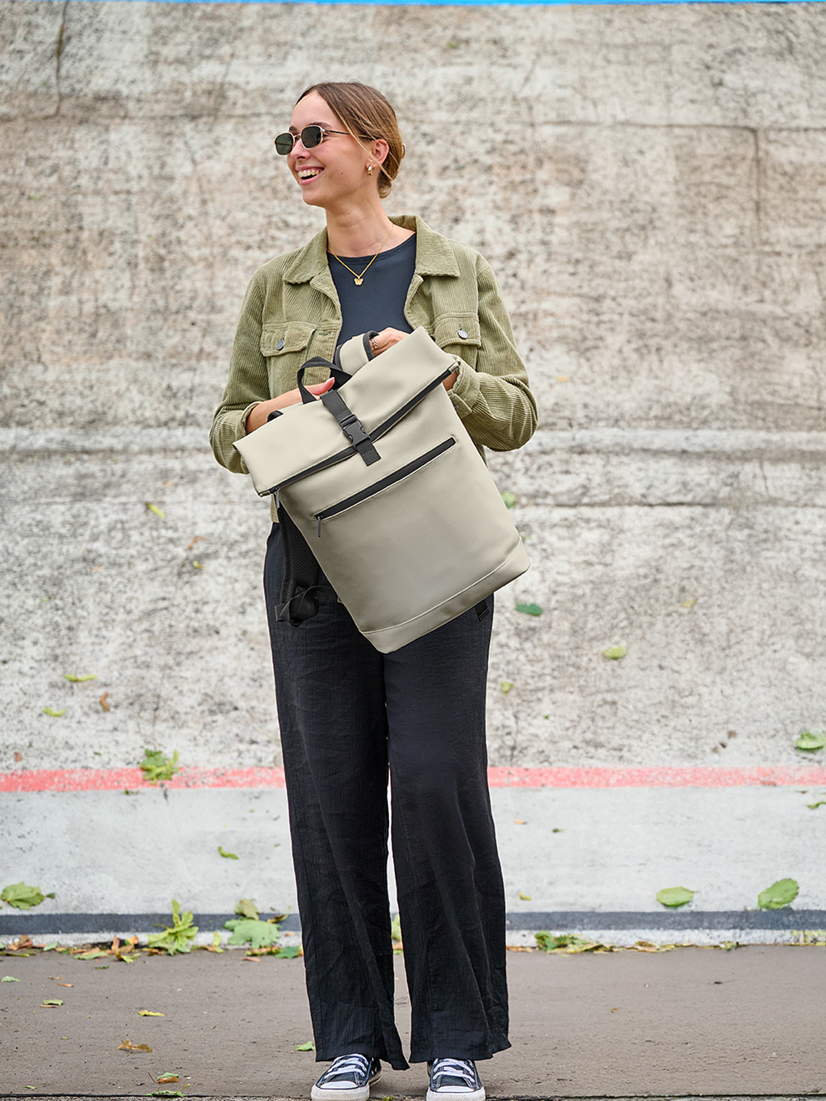 Laptop-Rucksack PURE beige mit Model