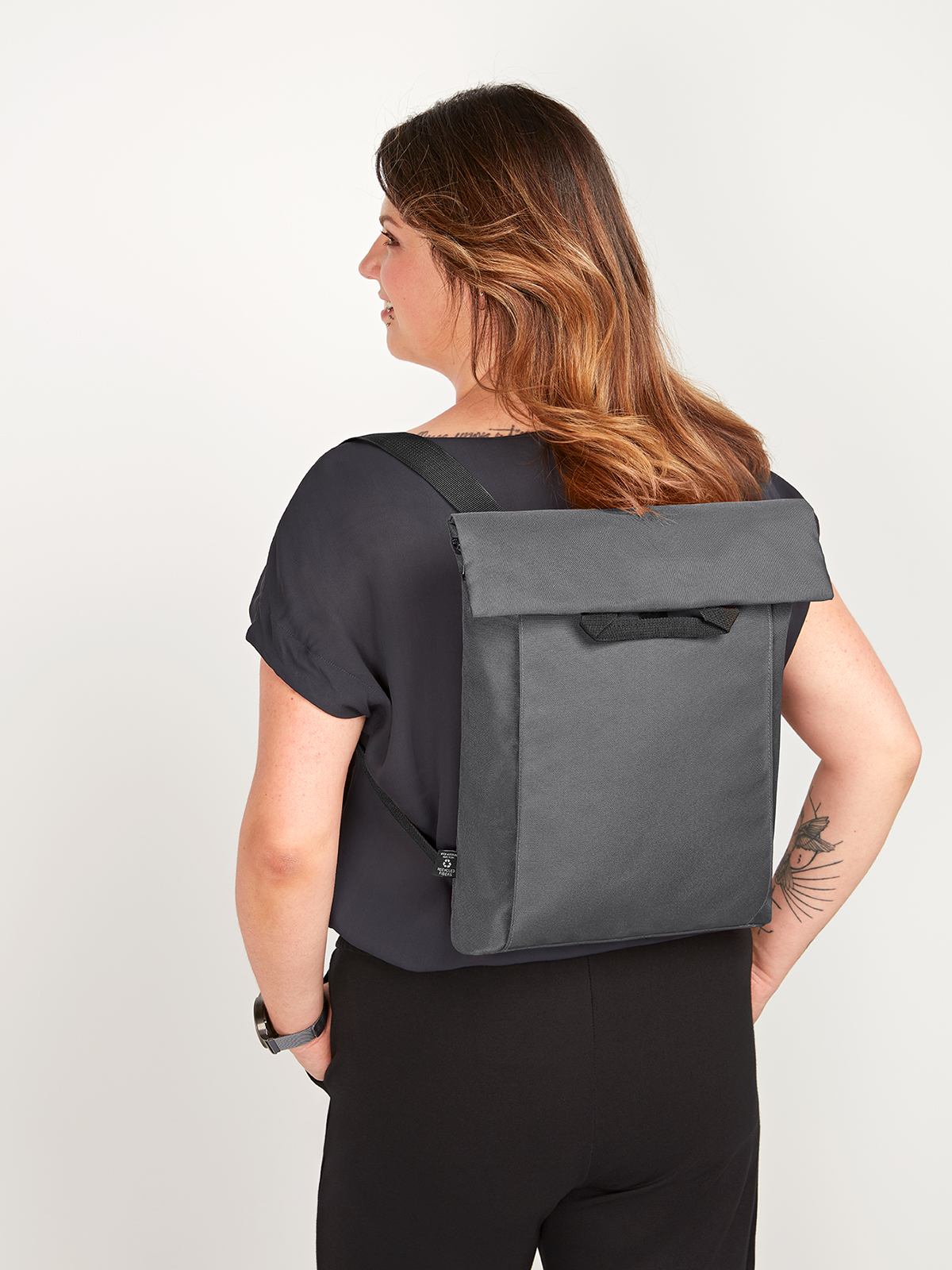 multi bag EVENT anthracite featuring a model