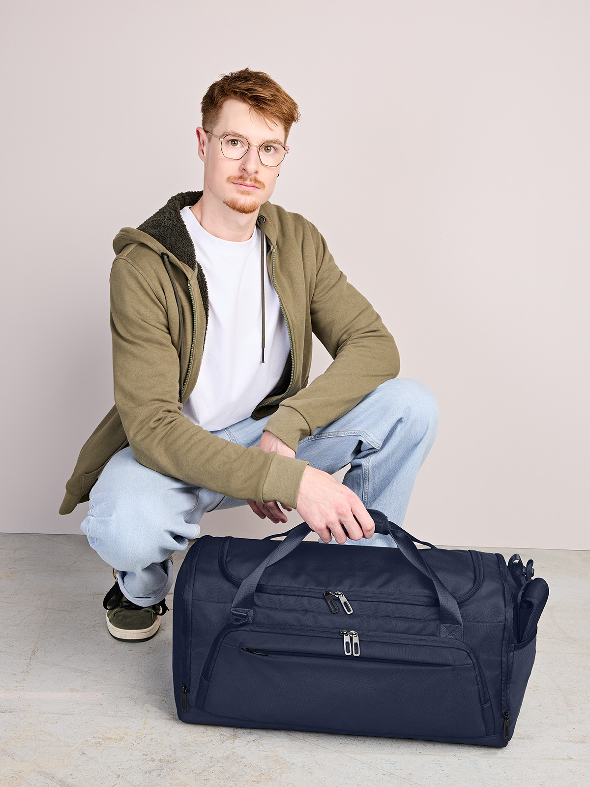 Sport-/Reisetasche SOLID marine mit Model