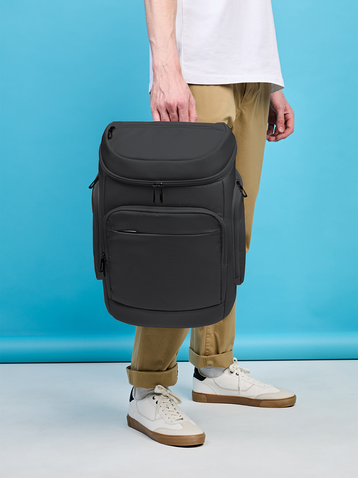 notebook backpack SOLID black featuring a model