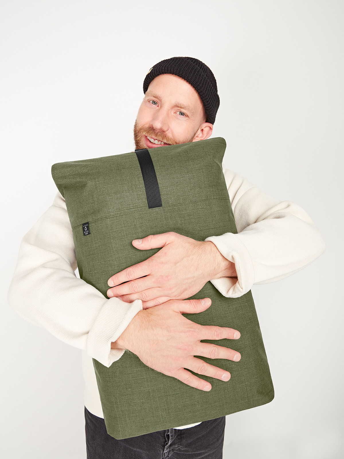 Notebook-Rollrucksack EUROPE gruen-meliert mit Model