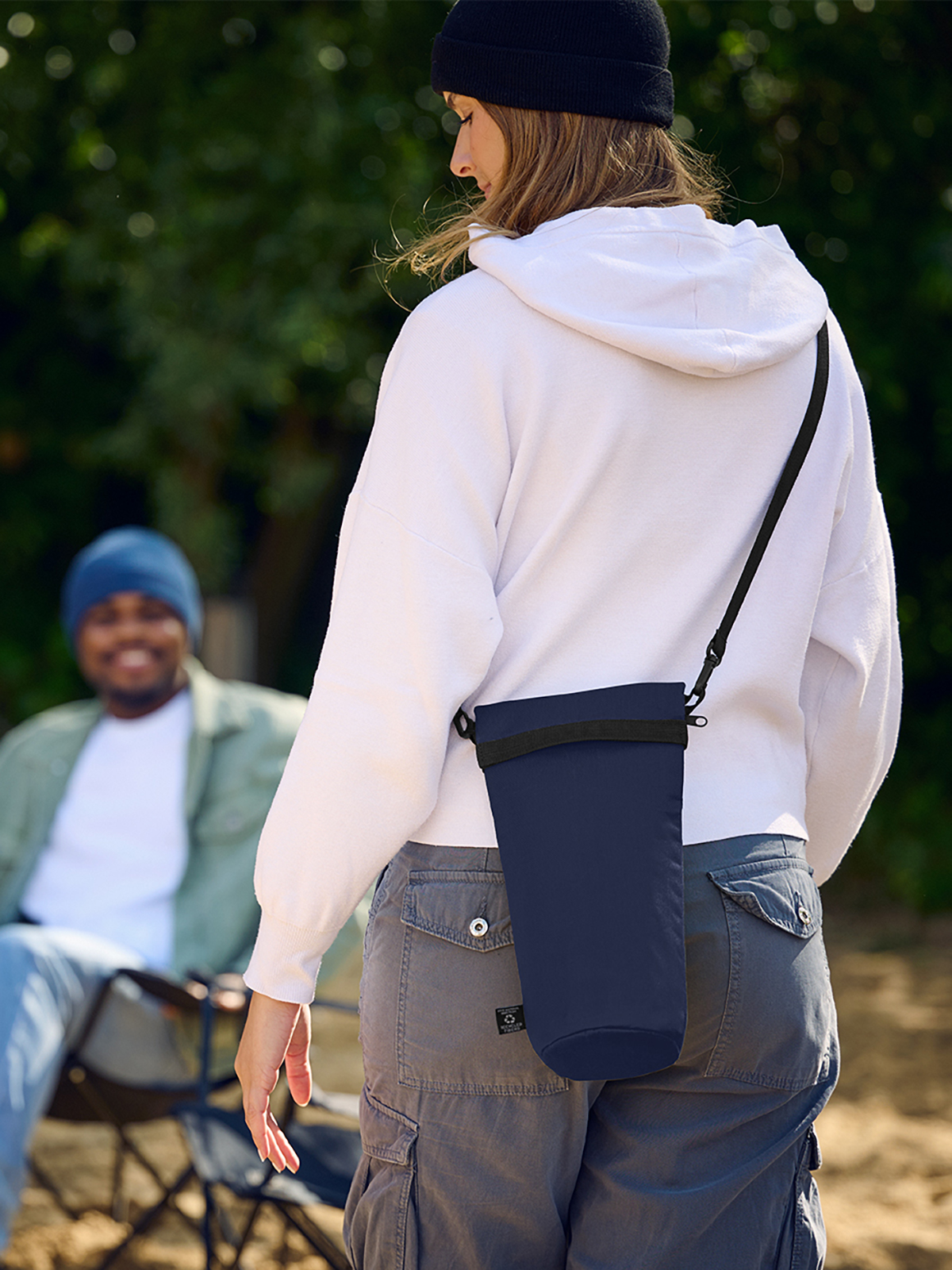 thermo bag BOTTLE navy featuring a model
