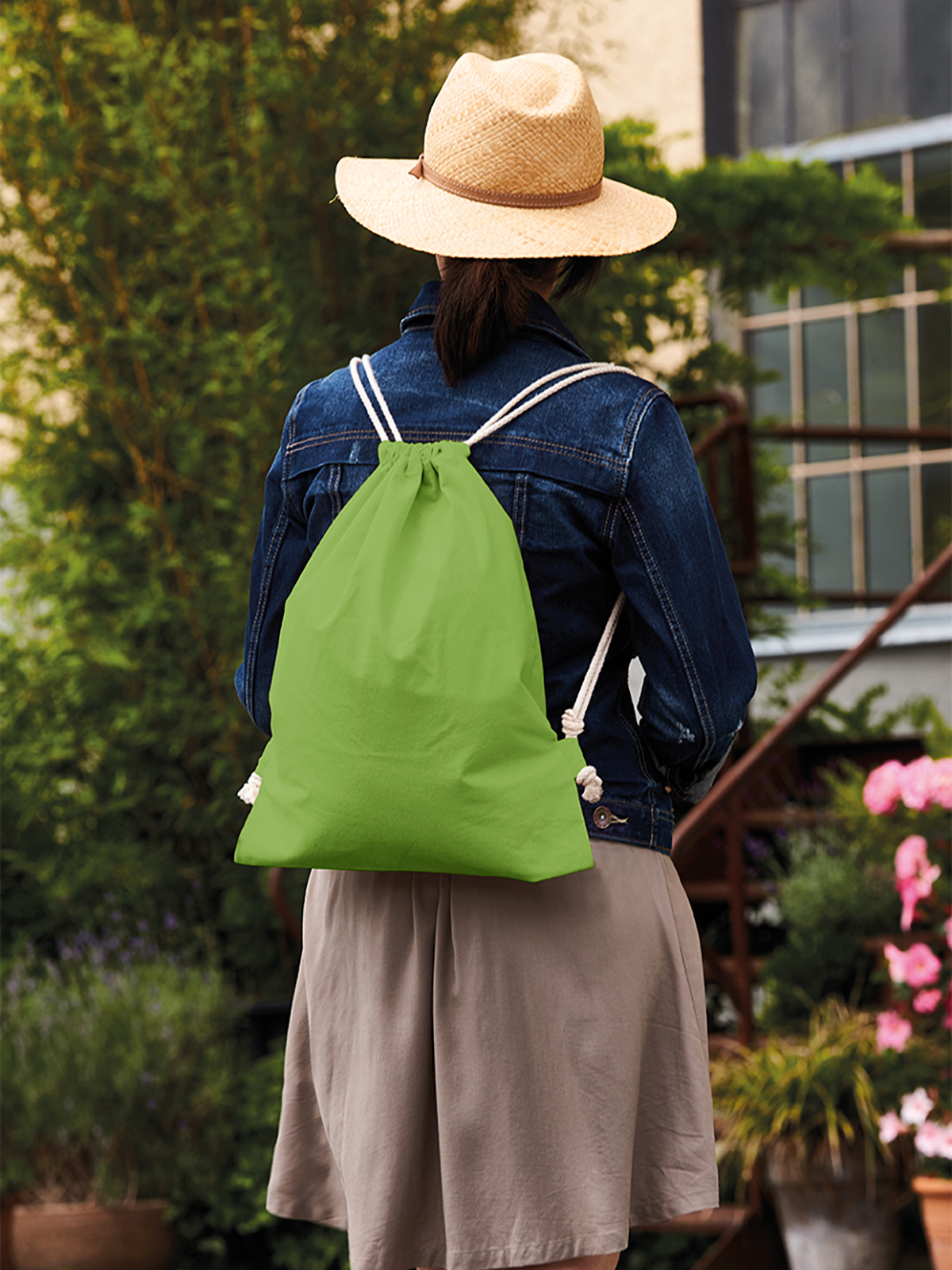 Zugbeutel EARTH maigruen mit Model