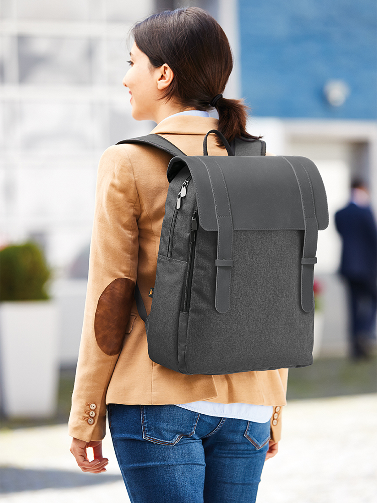 Notebook-Rucksack URBAN grau mit Model