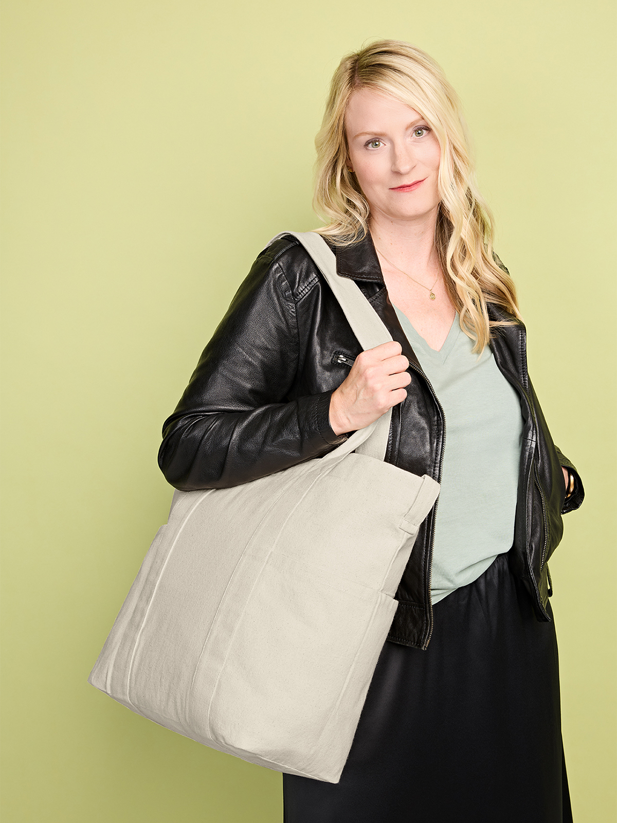 Wellness-Tasche ORGANIC natur mit Model