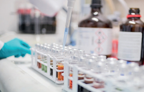 Prüflabore testen die Materialien als Teil der Halfar Qualitätskontrolle