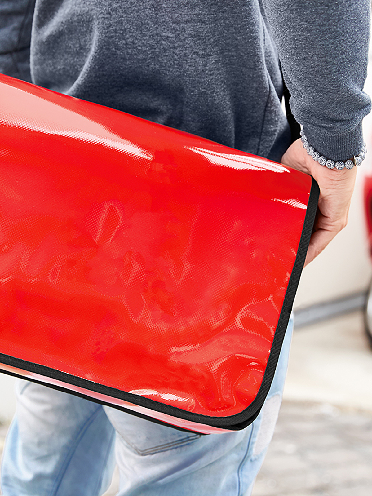 LorryBag® ECONOMY red featuring a model