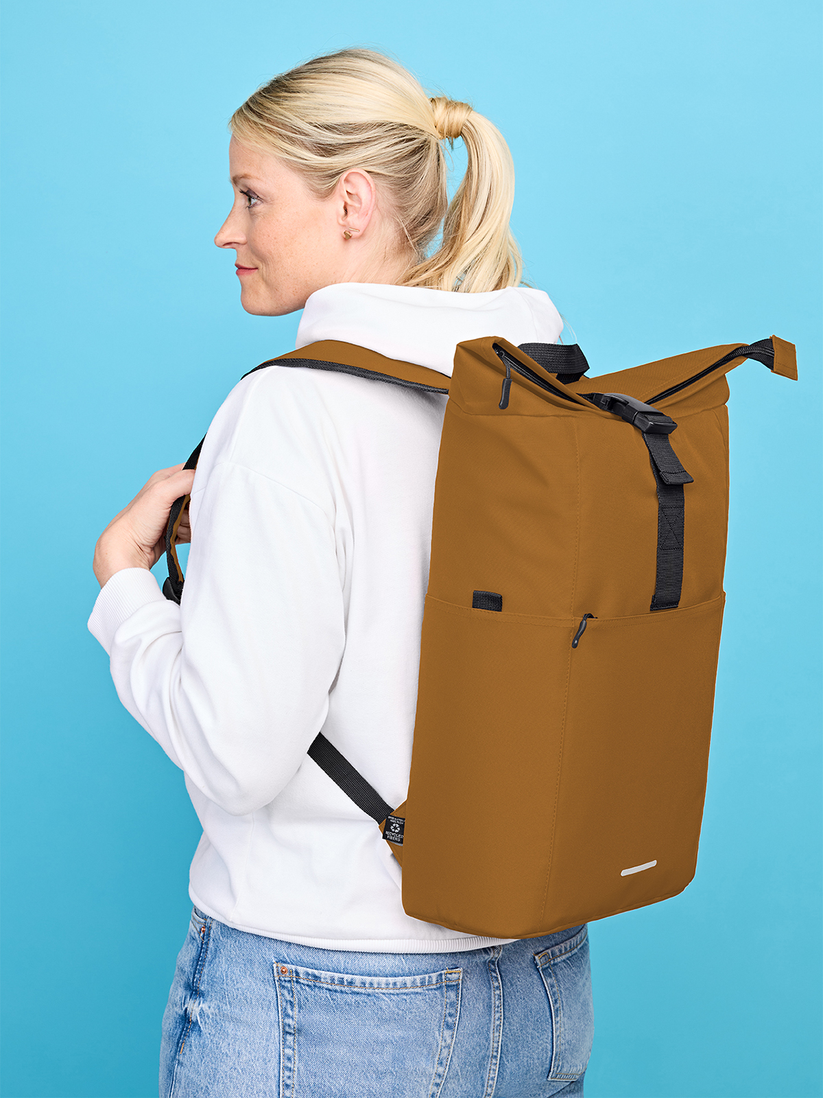 backpack BASIC copper featuring a model