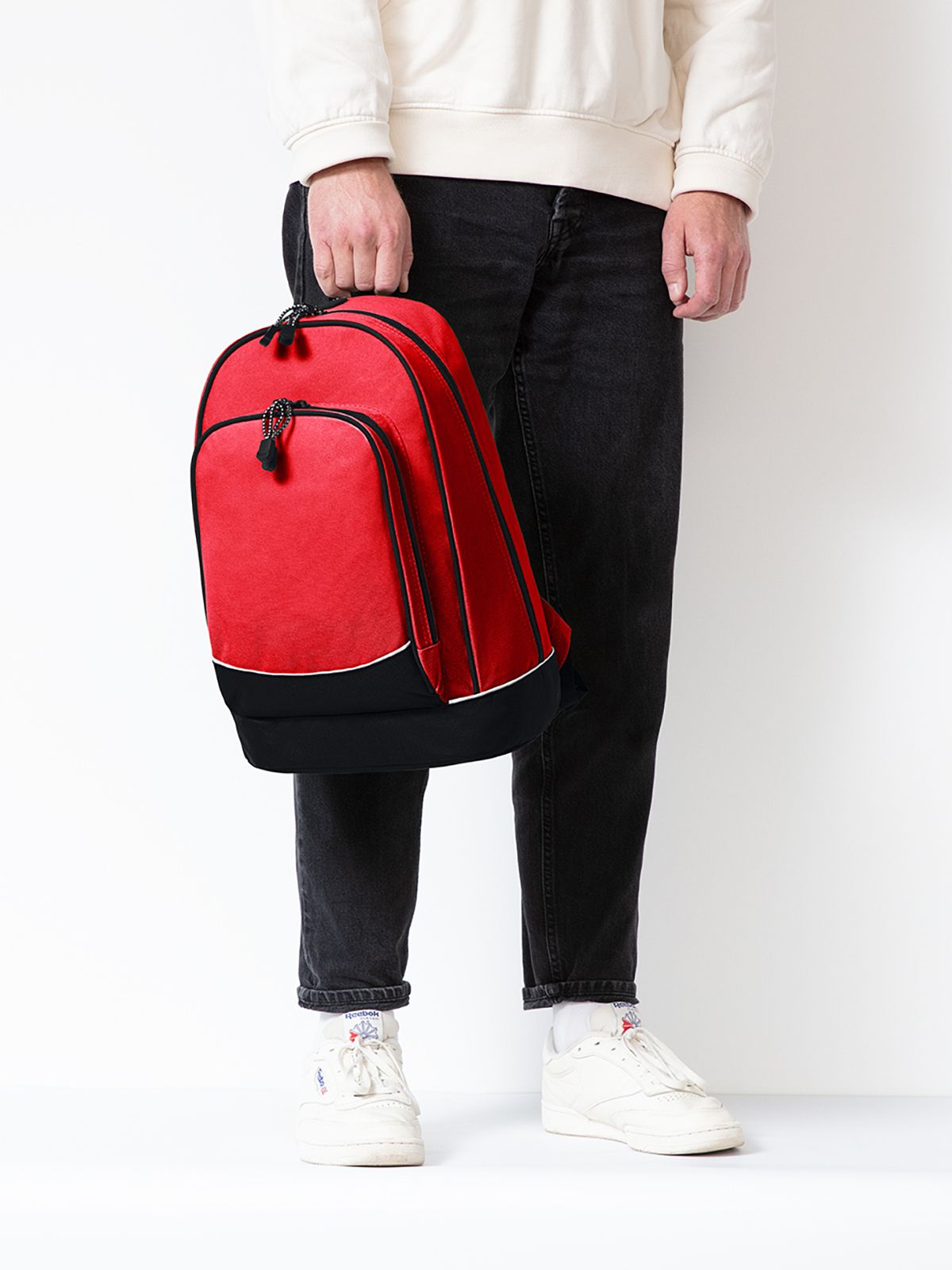 daypack CITY red featuring a model