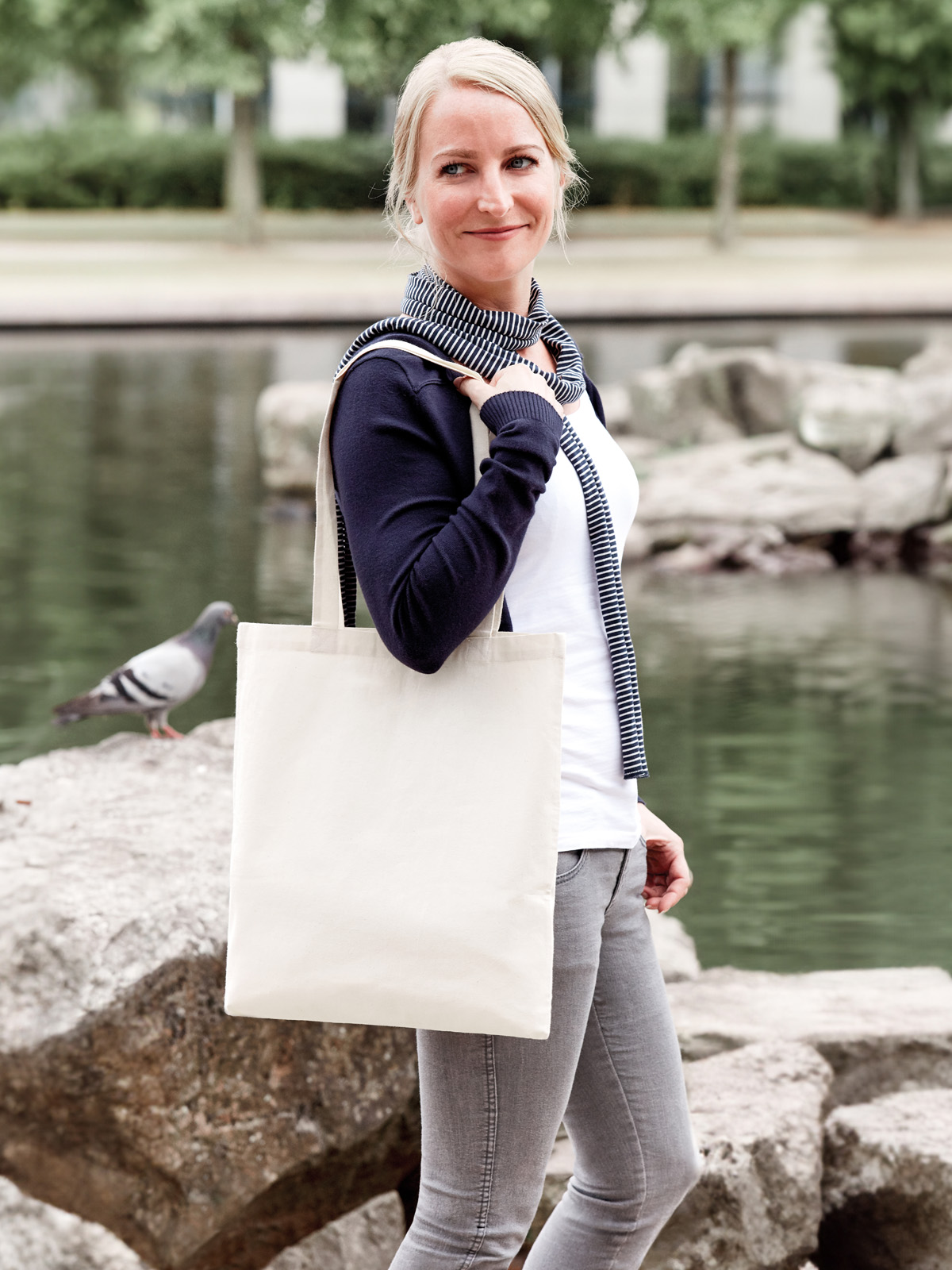 Shopper FAIR natur mit Model