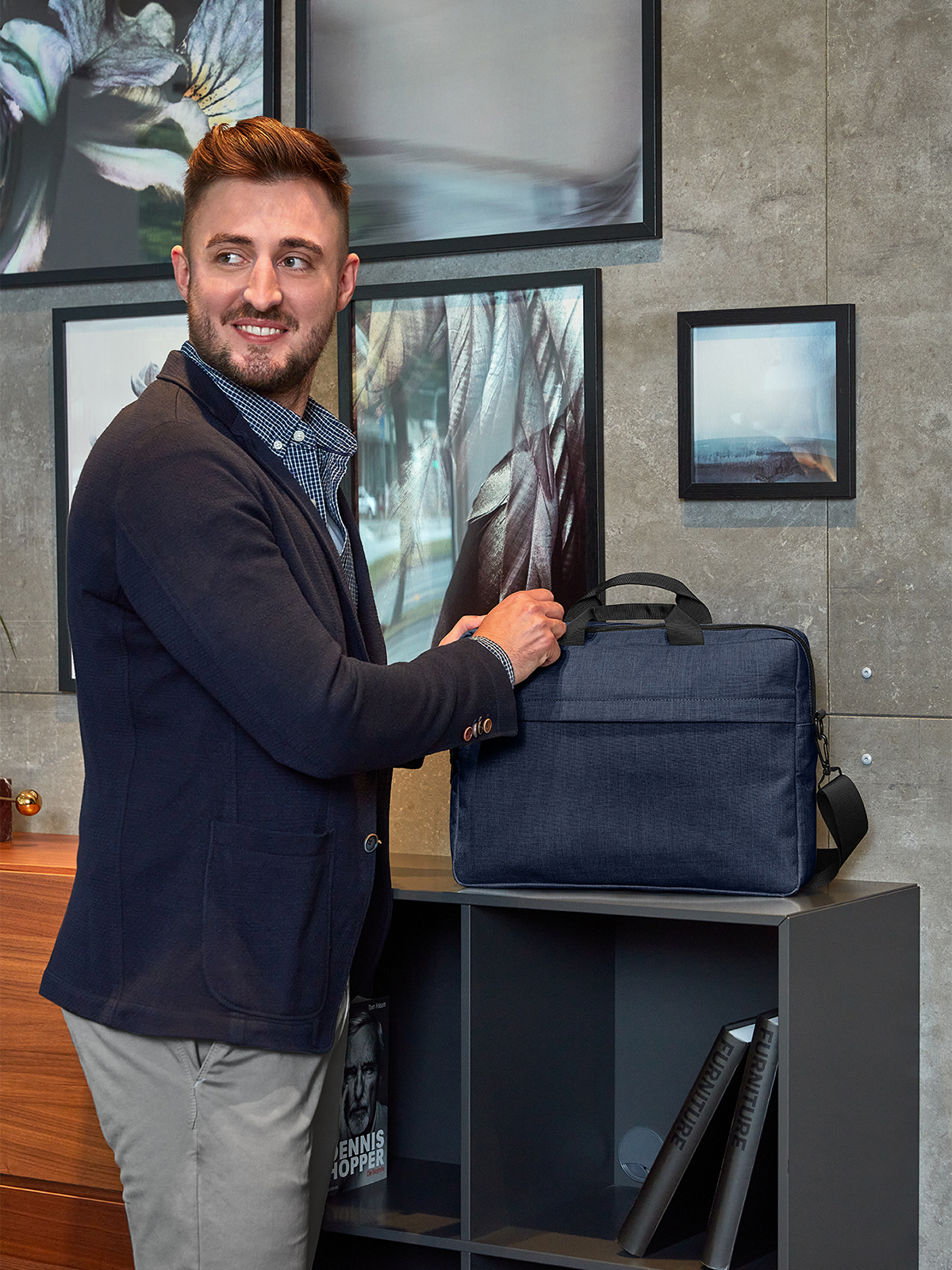 notebook bag EUROPE blue-sprinkle featuring a model