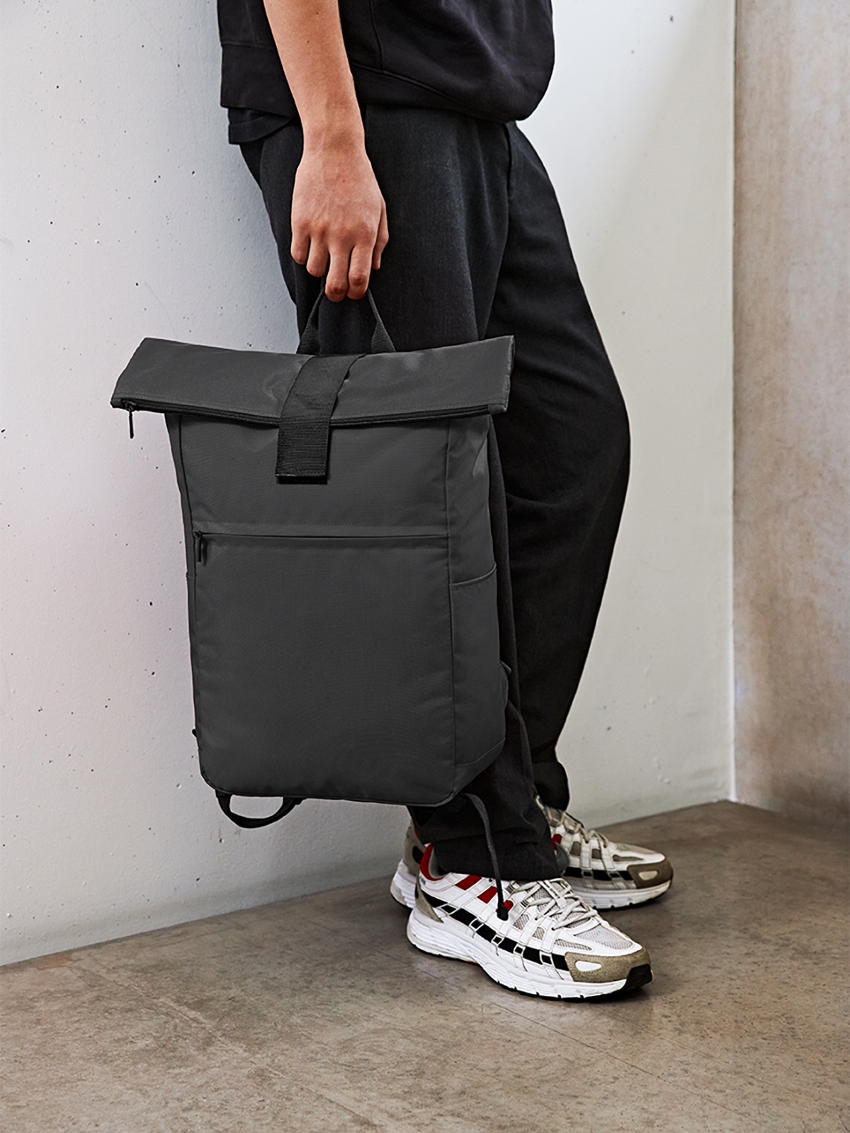 Laptop-Rucksack DAILY schwarz mit Model