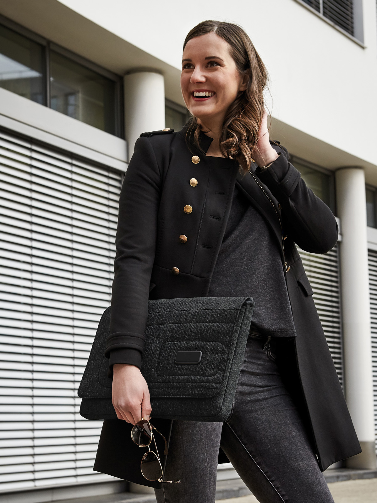 Huelle FRAME schwarz-grau-meliert vorne rechts