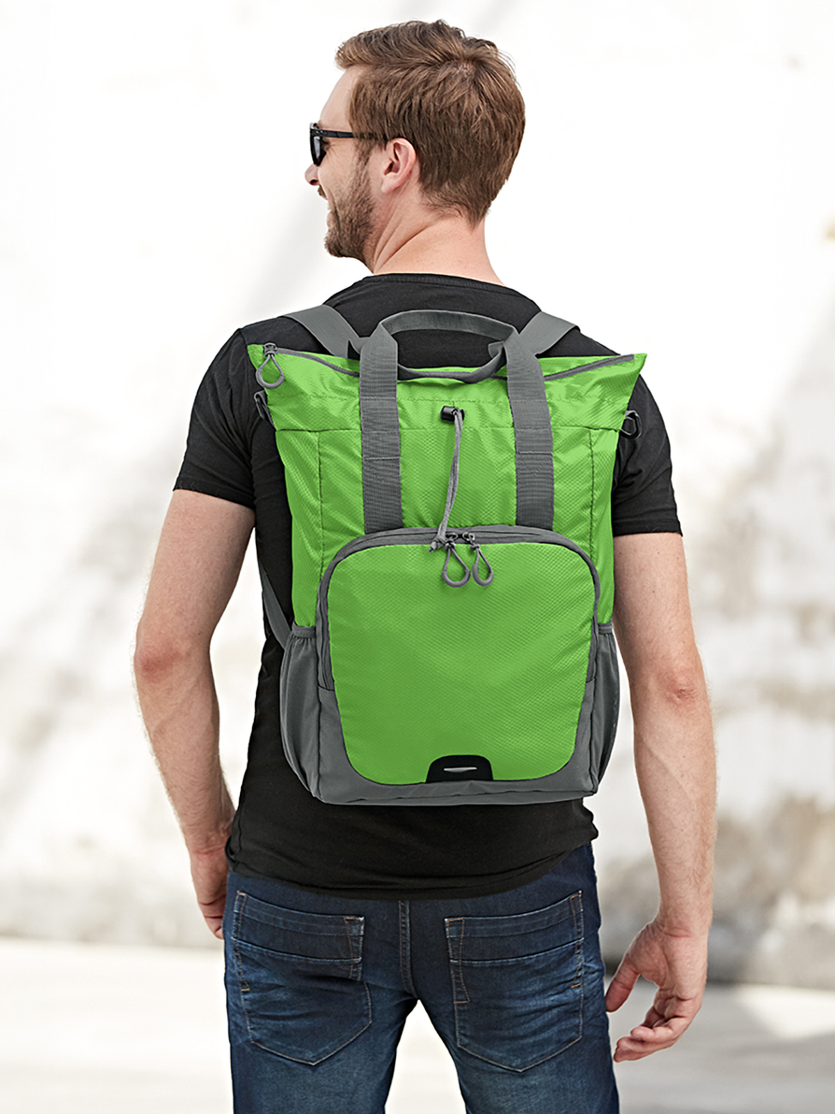 multi bag STEP apple-green featuring a model