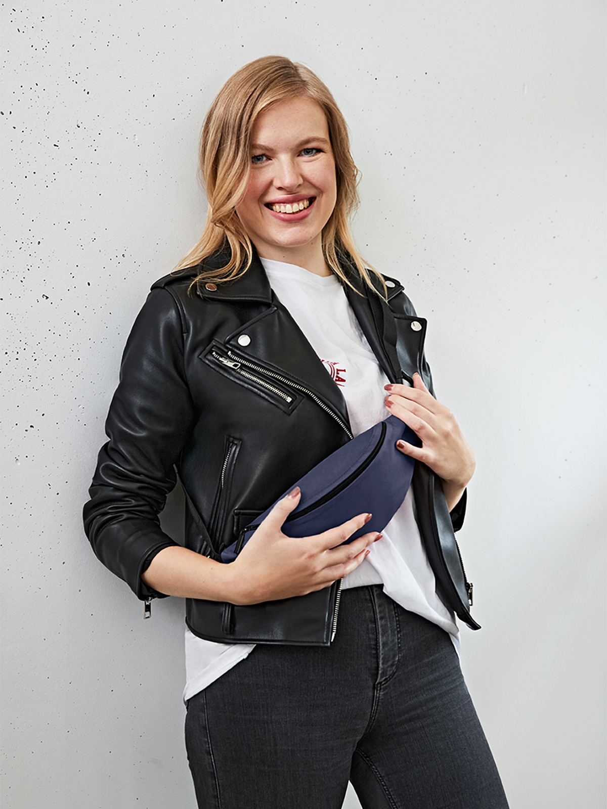 Guerteltasche DAILY marine mit Model