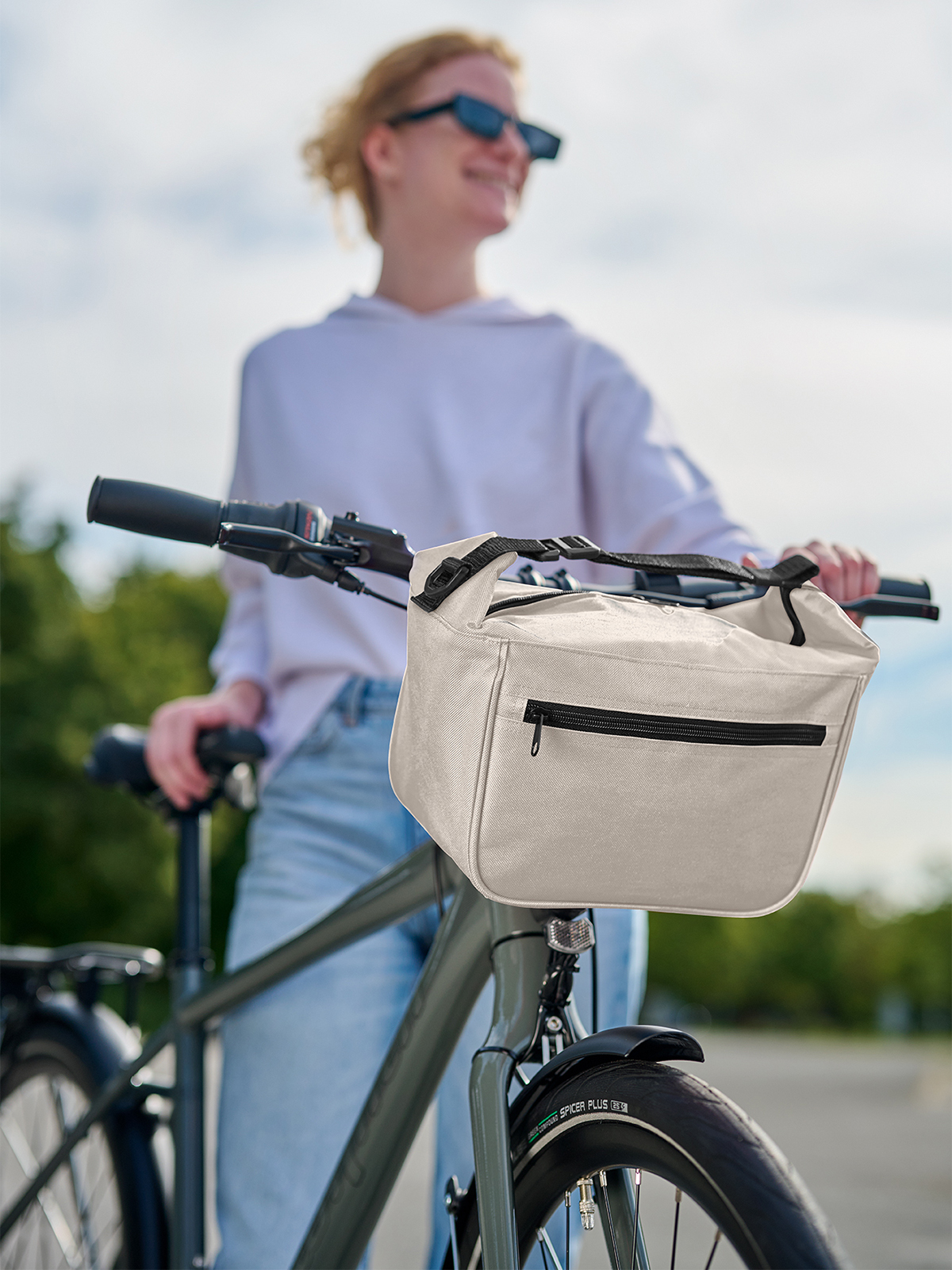 Lunchbag SOFTBASKET beige mit Model