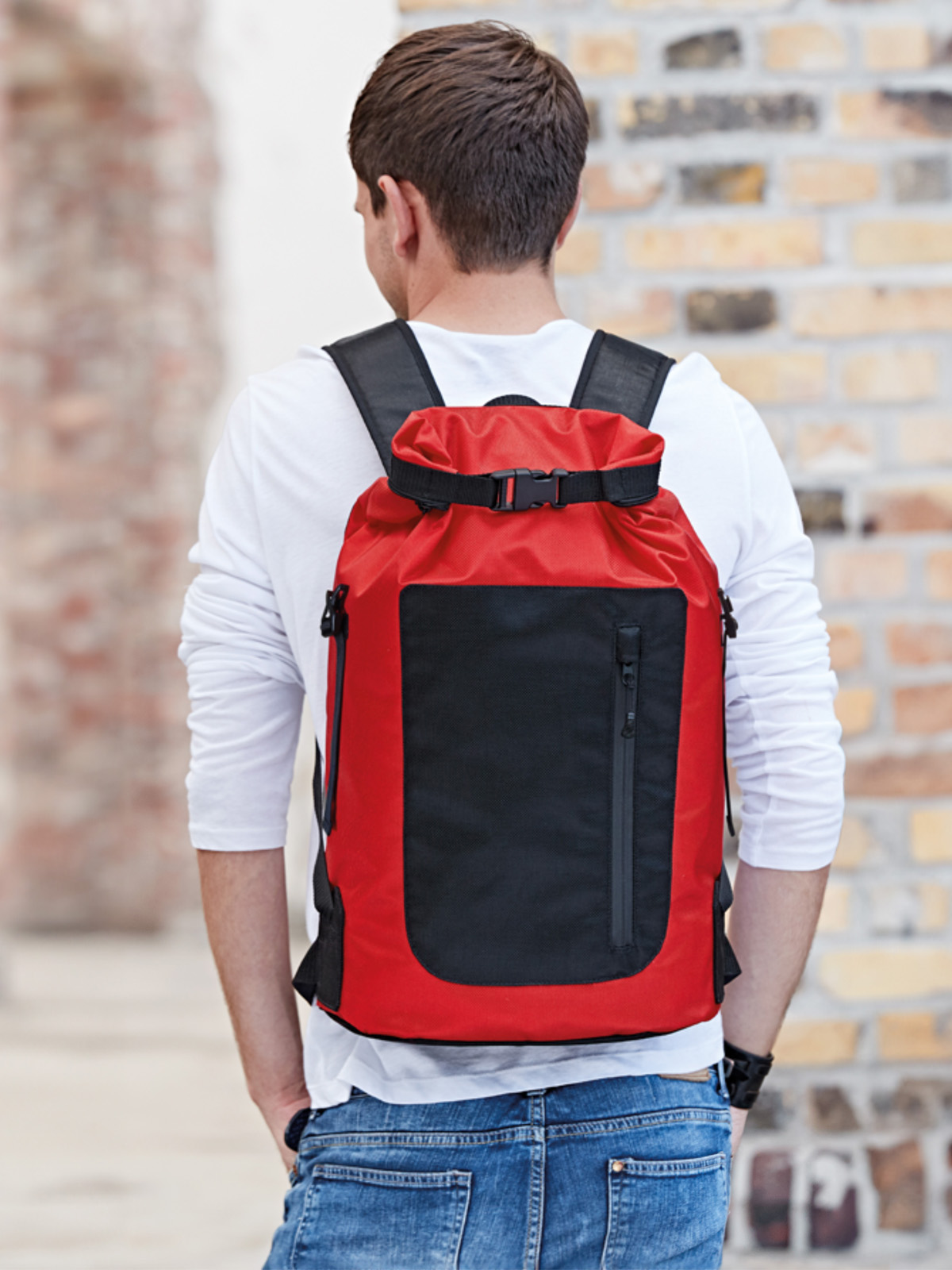 Rucksack STORM rot mit Model