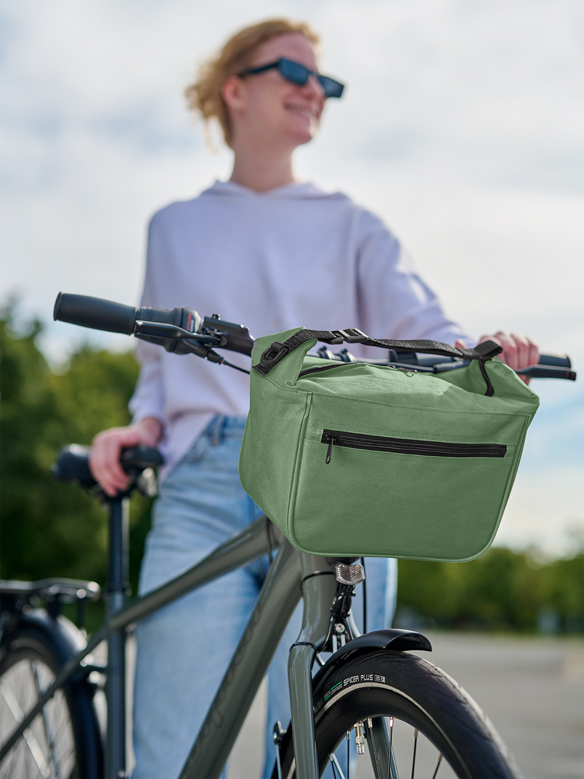 Lunchbag SOFTBASKET jadegruen mit Model