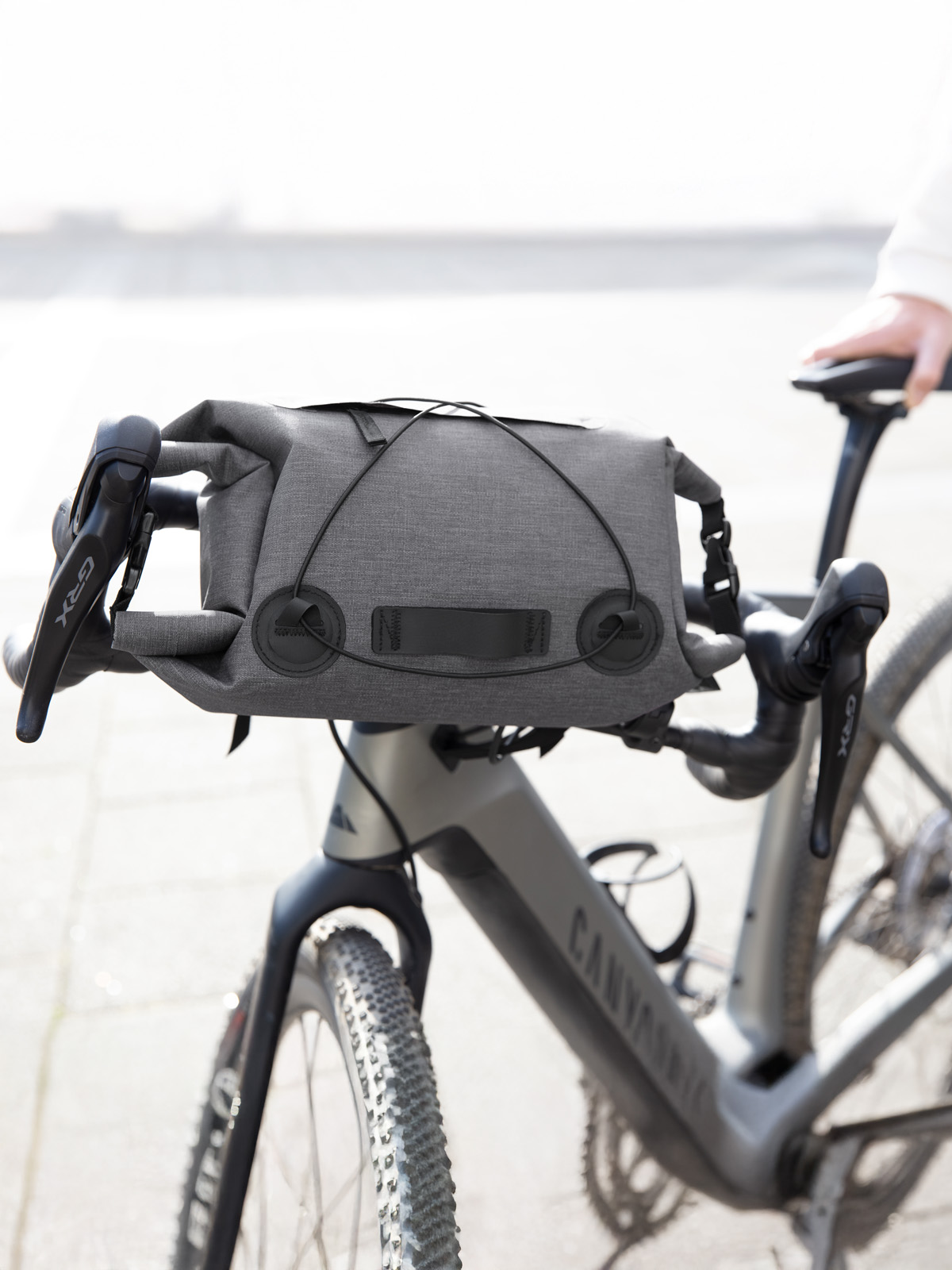 Fahrrad-Lenkertasche CYCLE mit Model