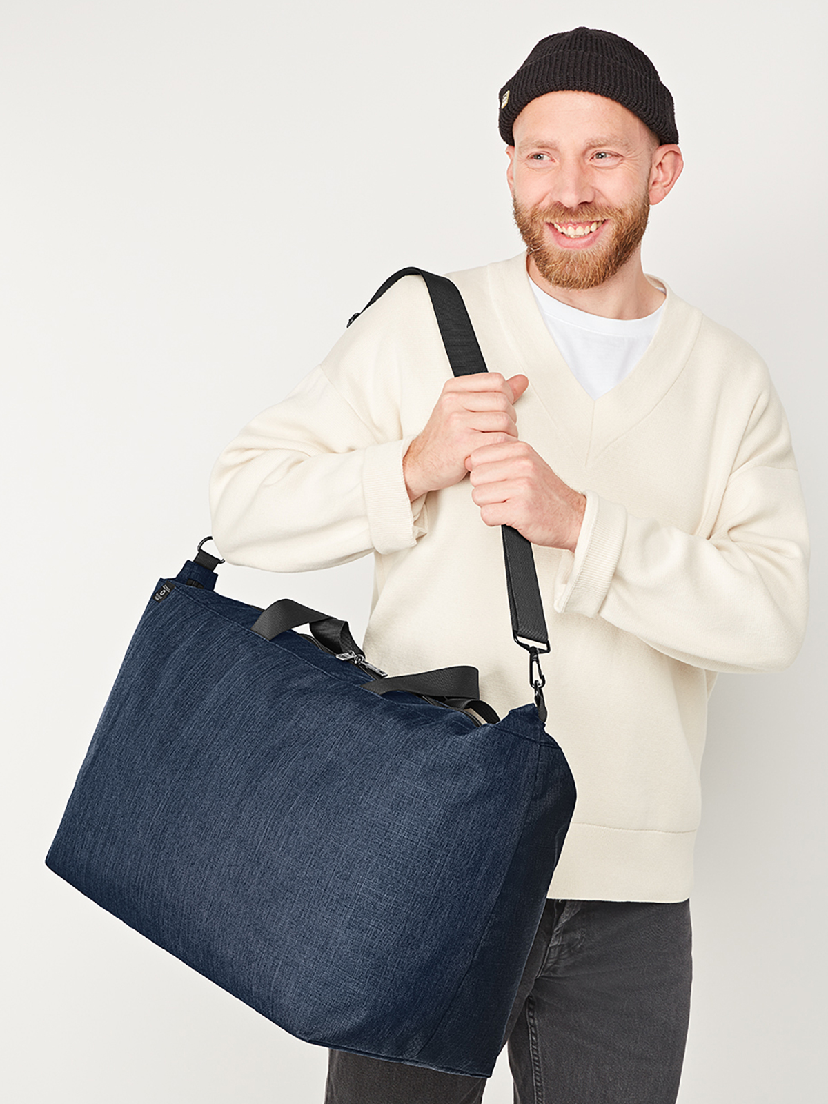 sport/travel bag EUROPE blue-sprinkle featuring a model