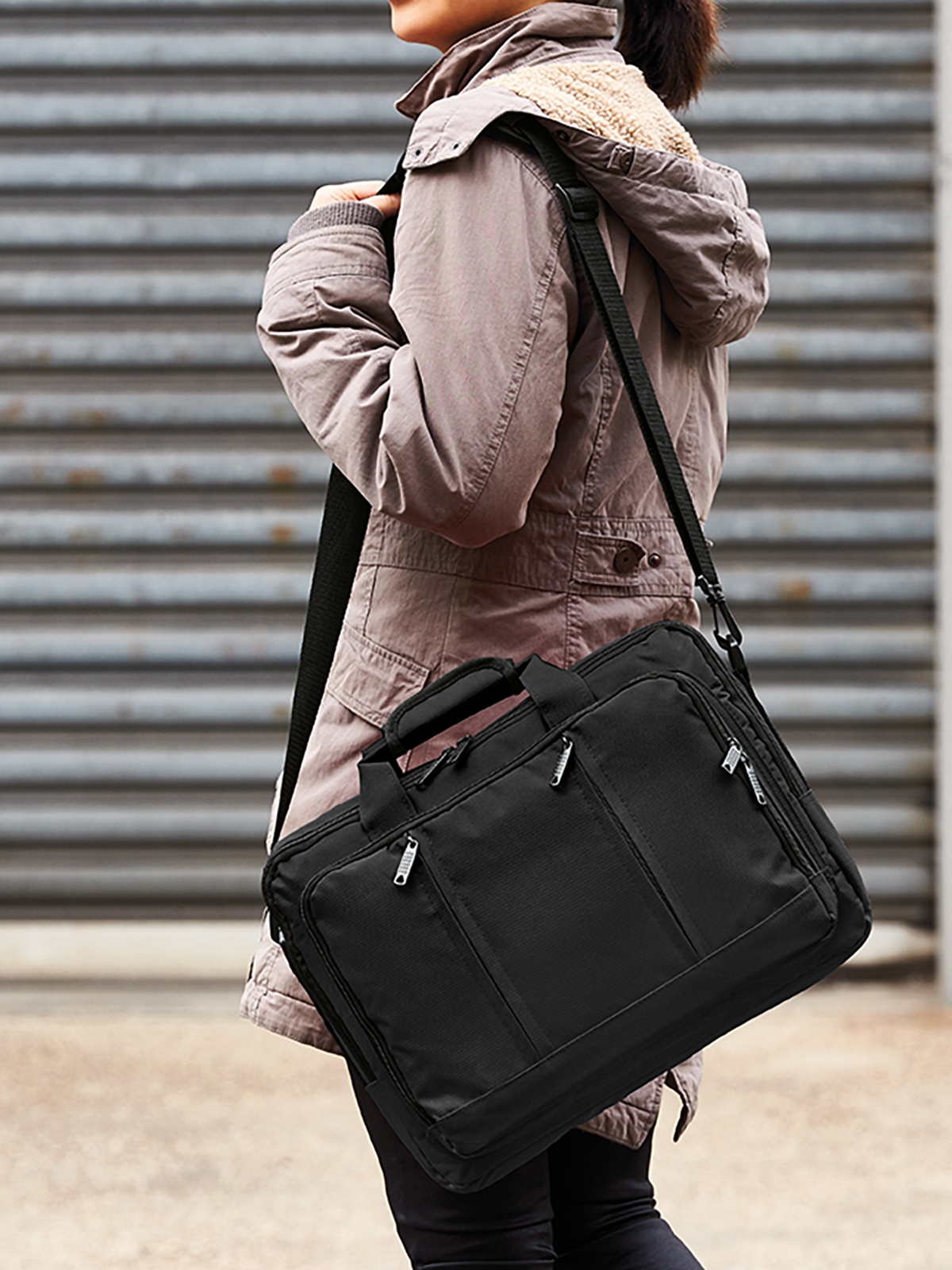 Laptop-Rucksack ECONOMY schwarz mit Model
