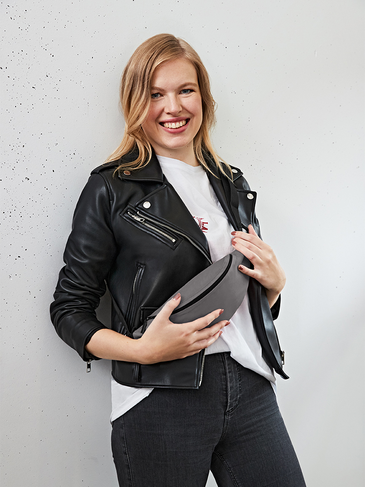 Guerteltasche DAILY anthrazit mit Model