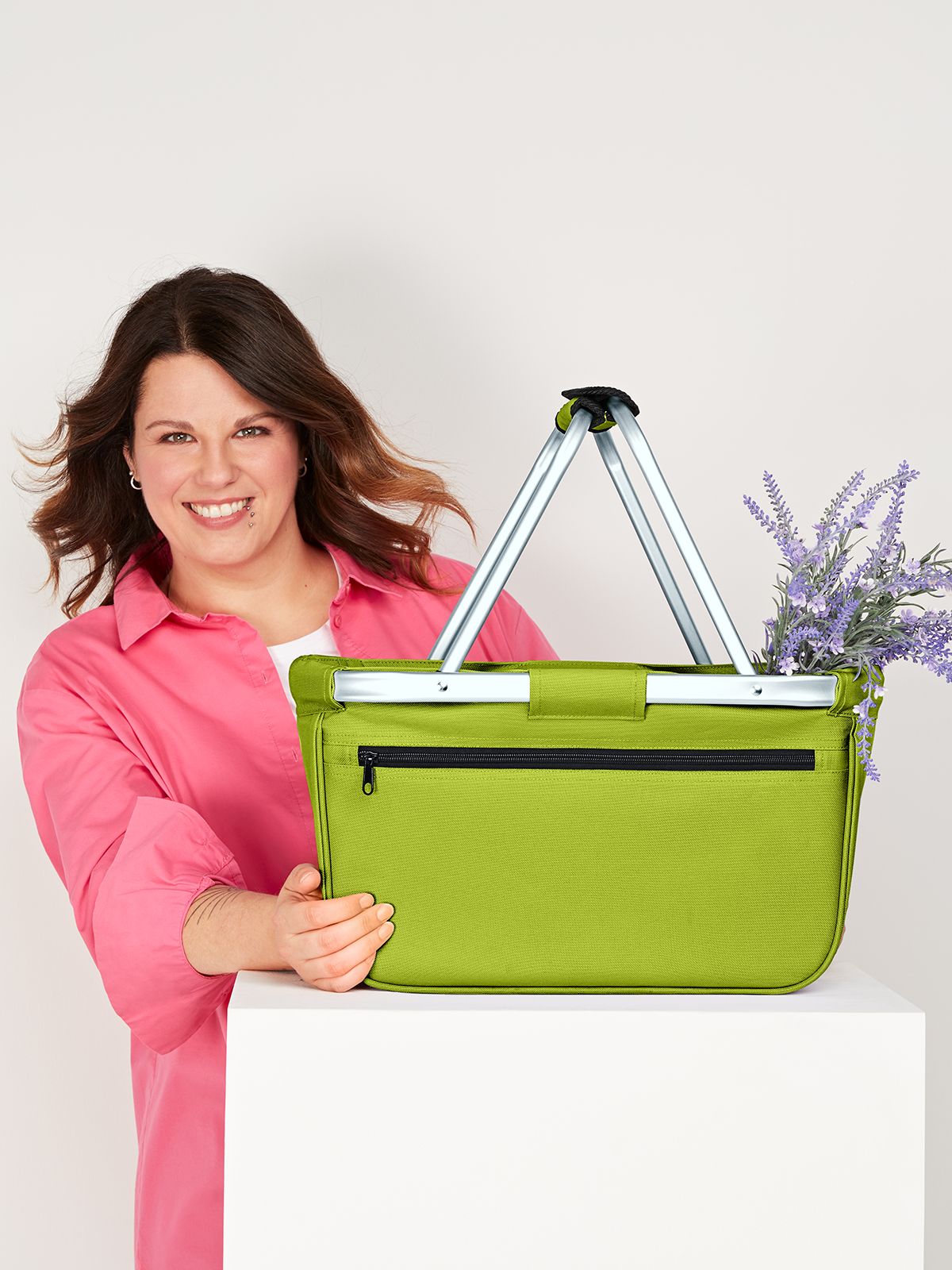 Shopper BASKET maigruen mit Model
