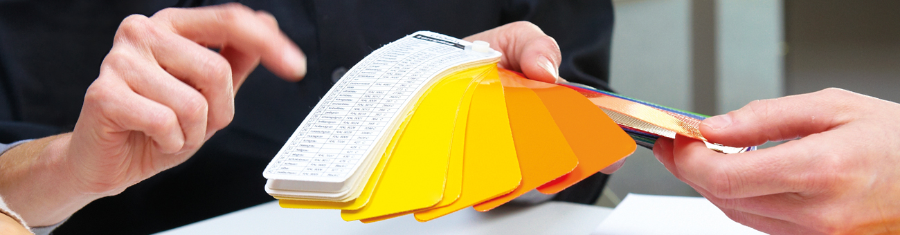 Farbpalette für maßgefertigte Taschen von HALFAR®