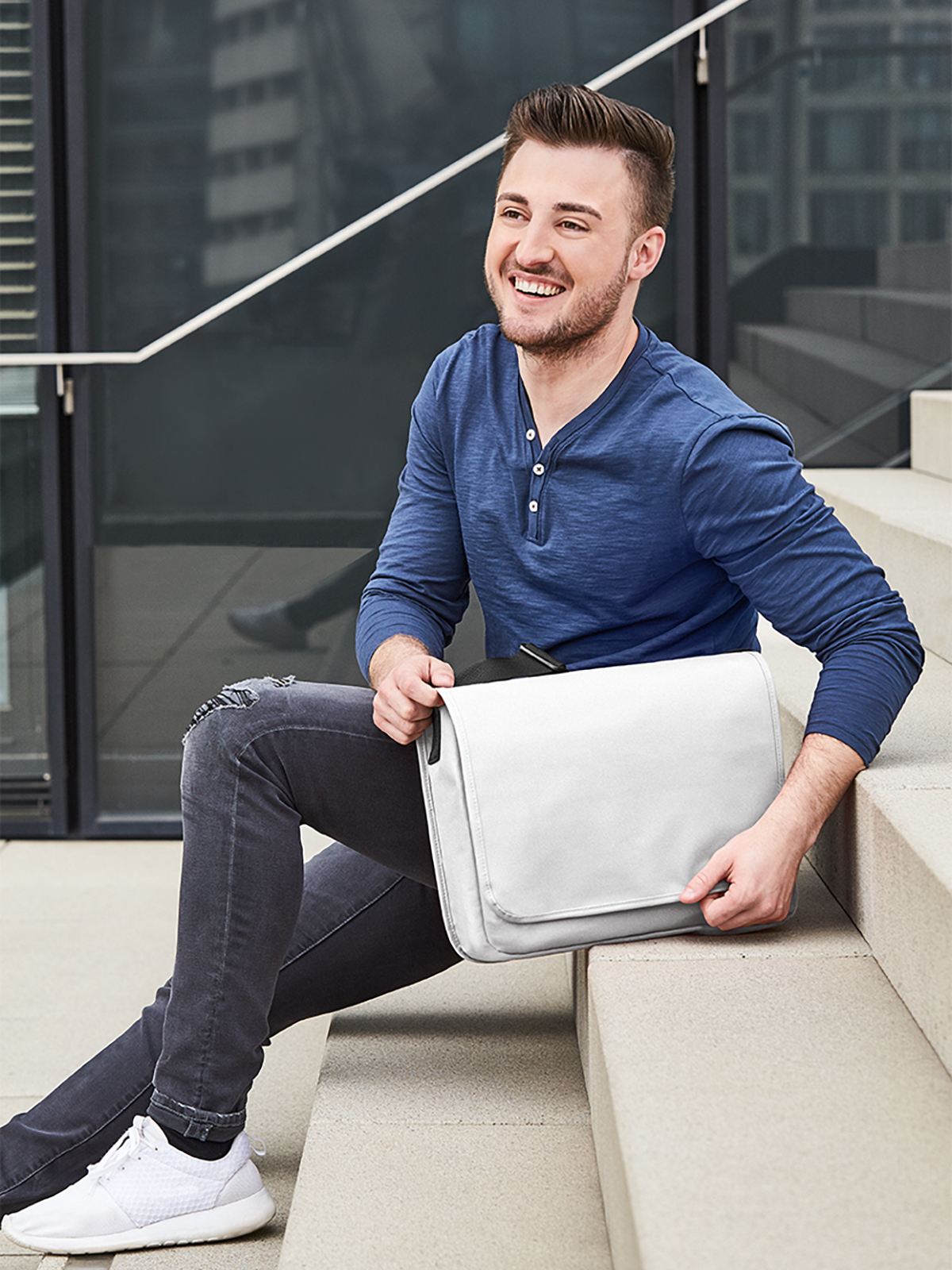 shoulder bag KURIER white featuring a model