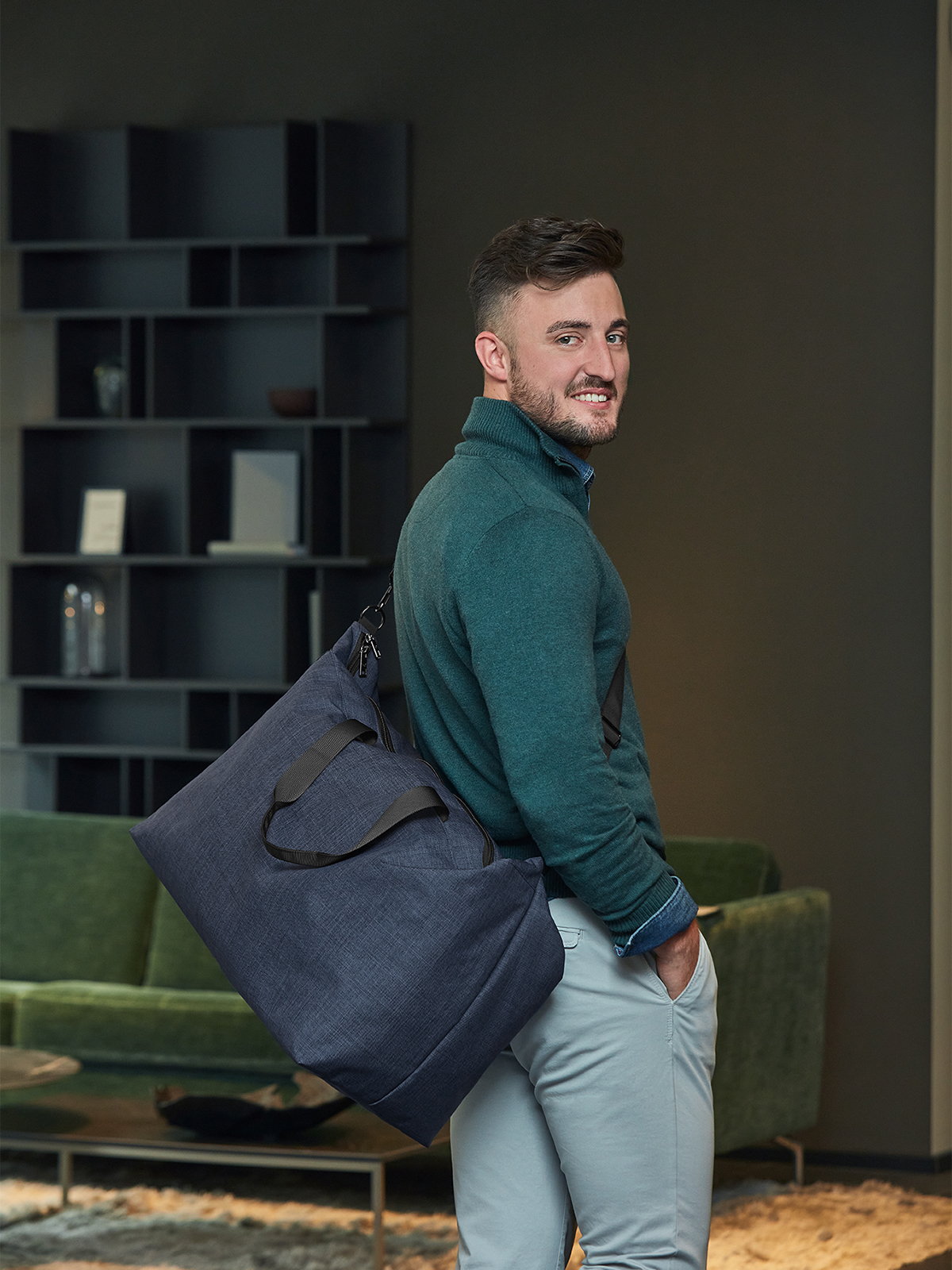 sport/travel bag EUROPE blue-sprinkle featuring a model