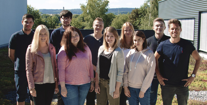Gruppenfoto der Halfar-Azubis aus dem Jahr 201