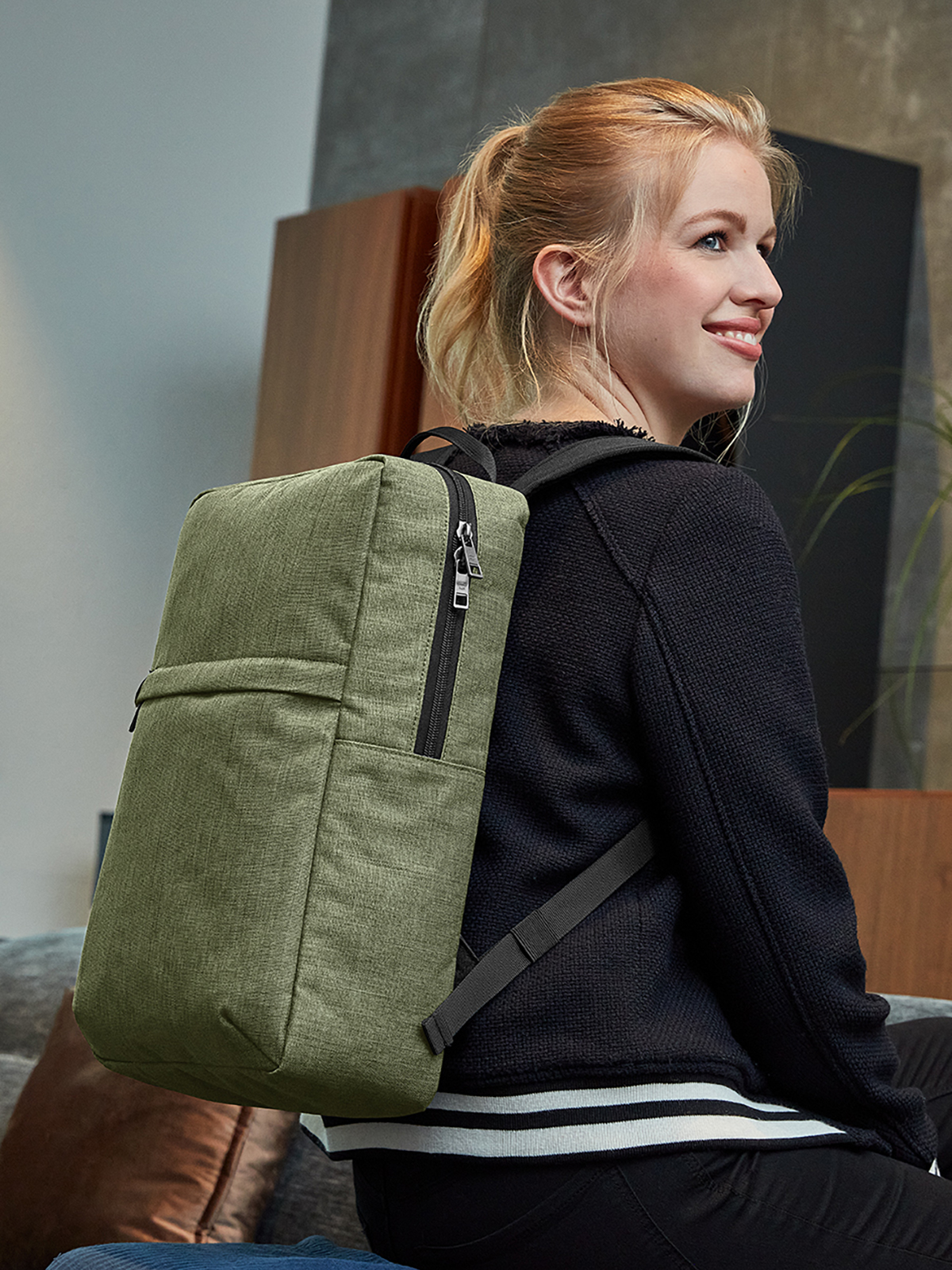 notebook backpack EUROPE green-sprinkle featuring a model