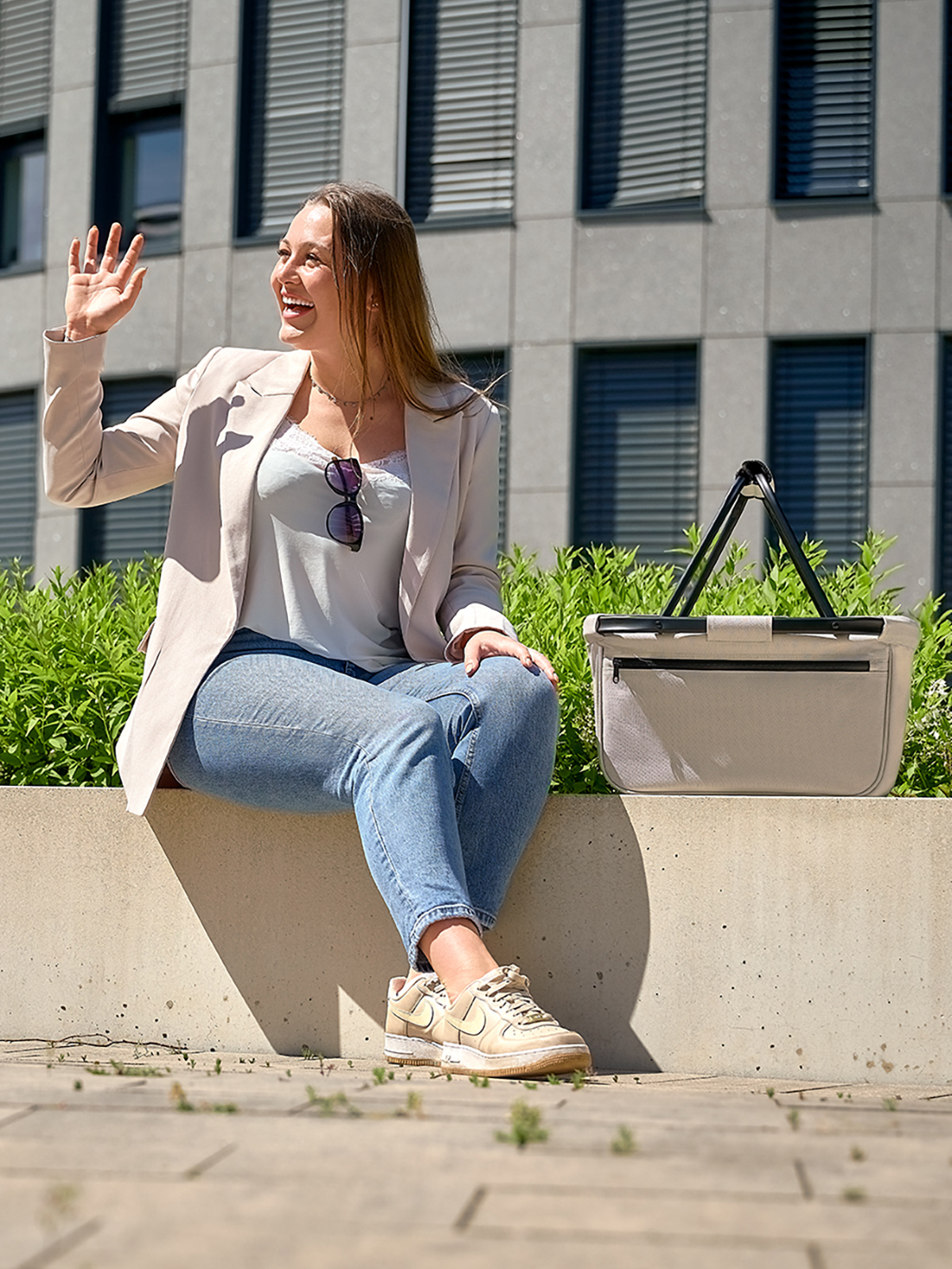 Shopper BLACKBASKET beige mit Model