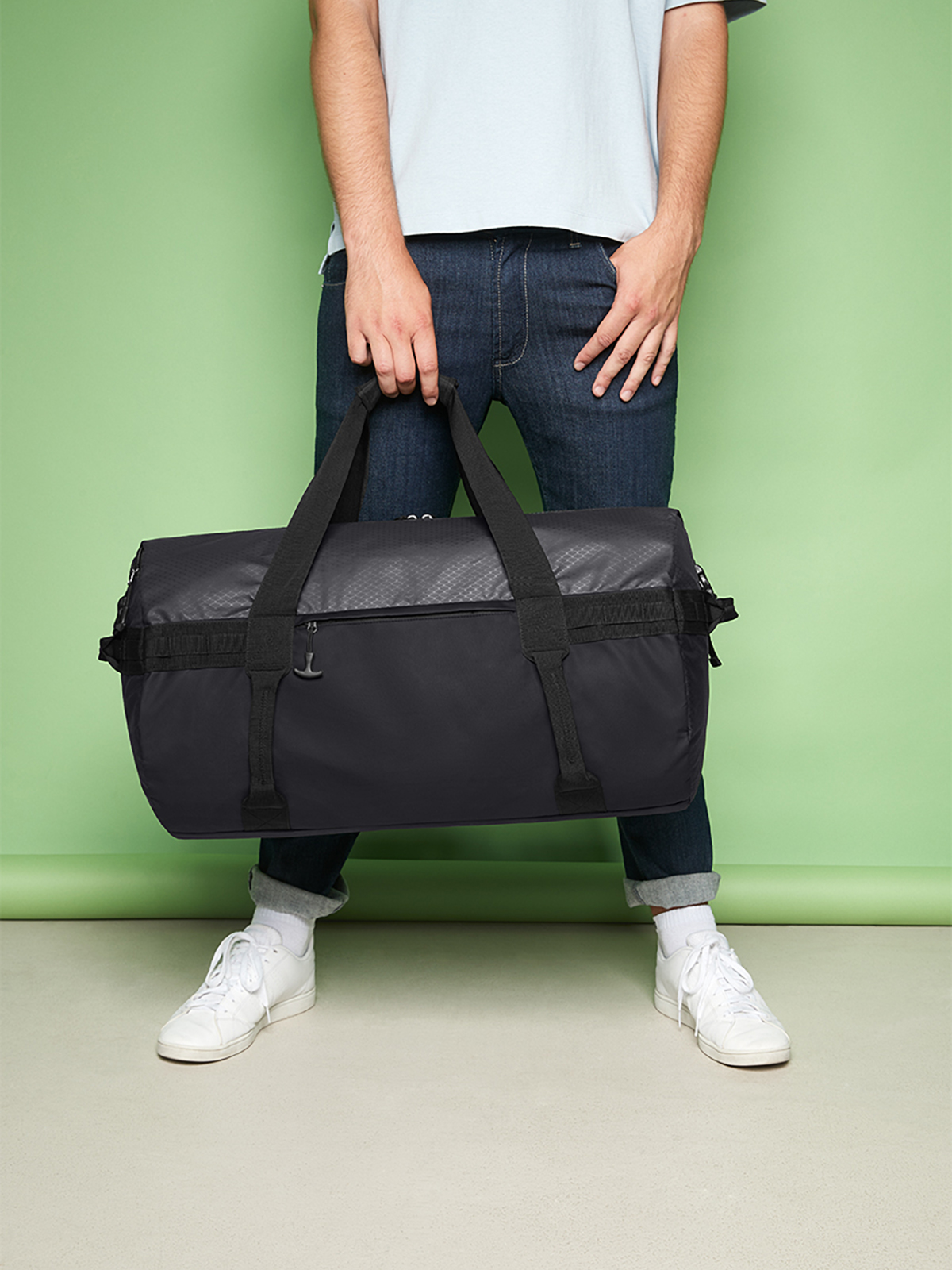 Sport-/Reisetasche ACTIVE schwarz mit Model