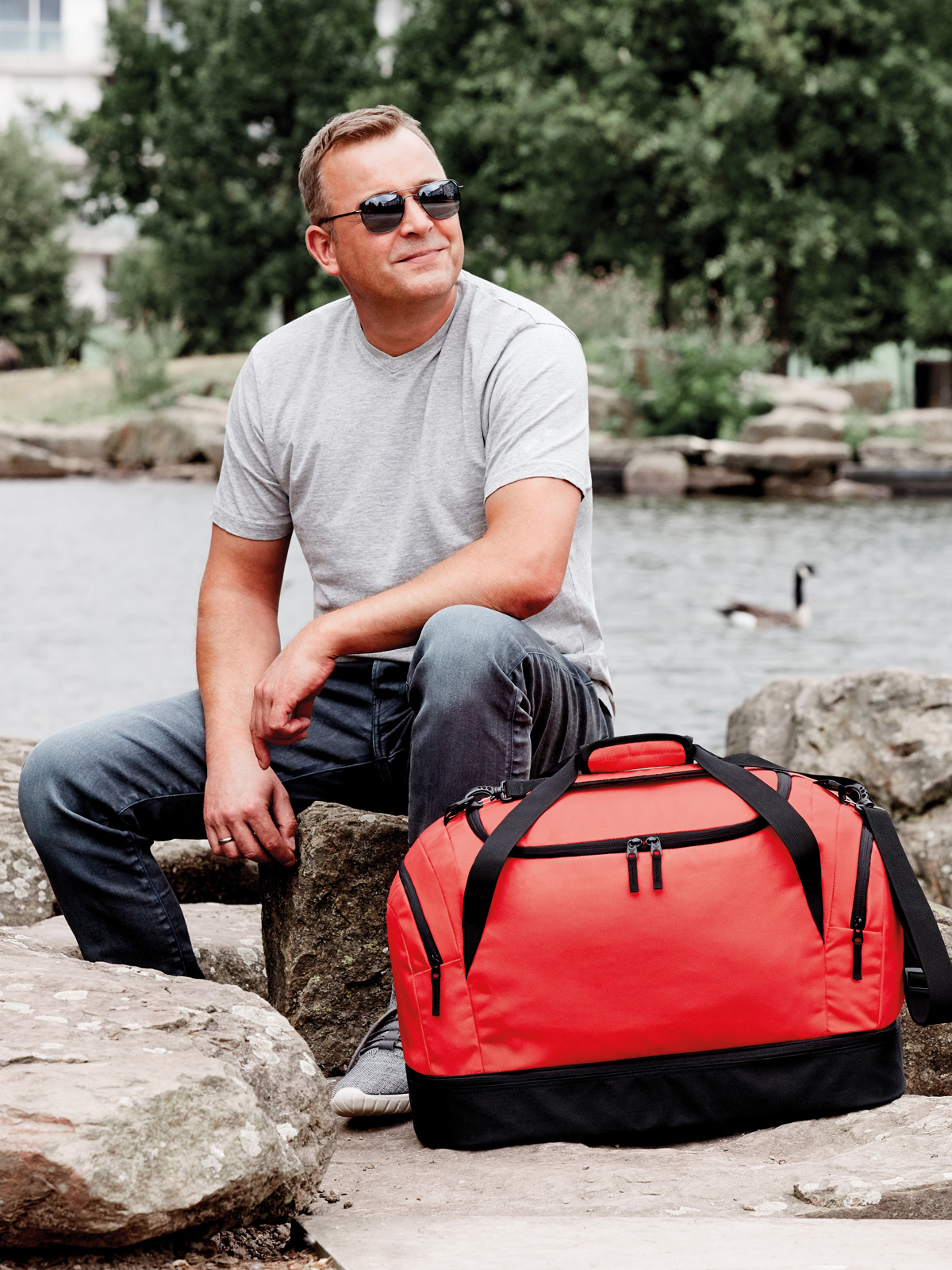 Sporttasche TEAM rot mit Model