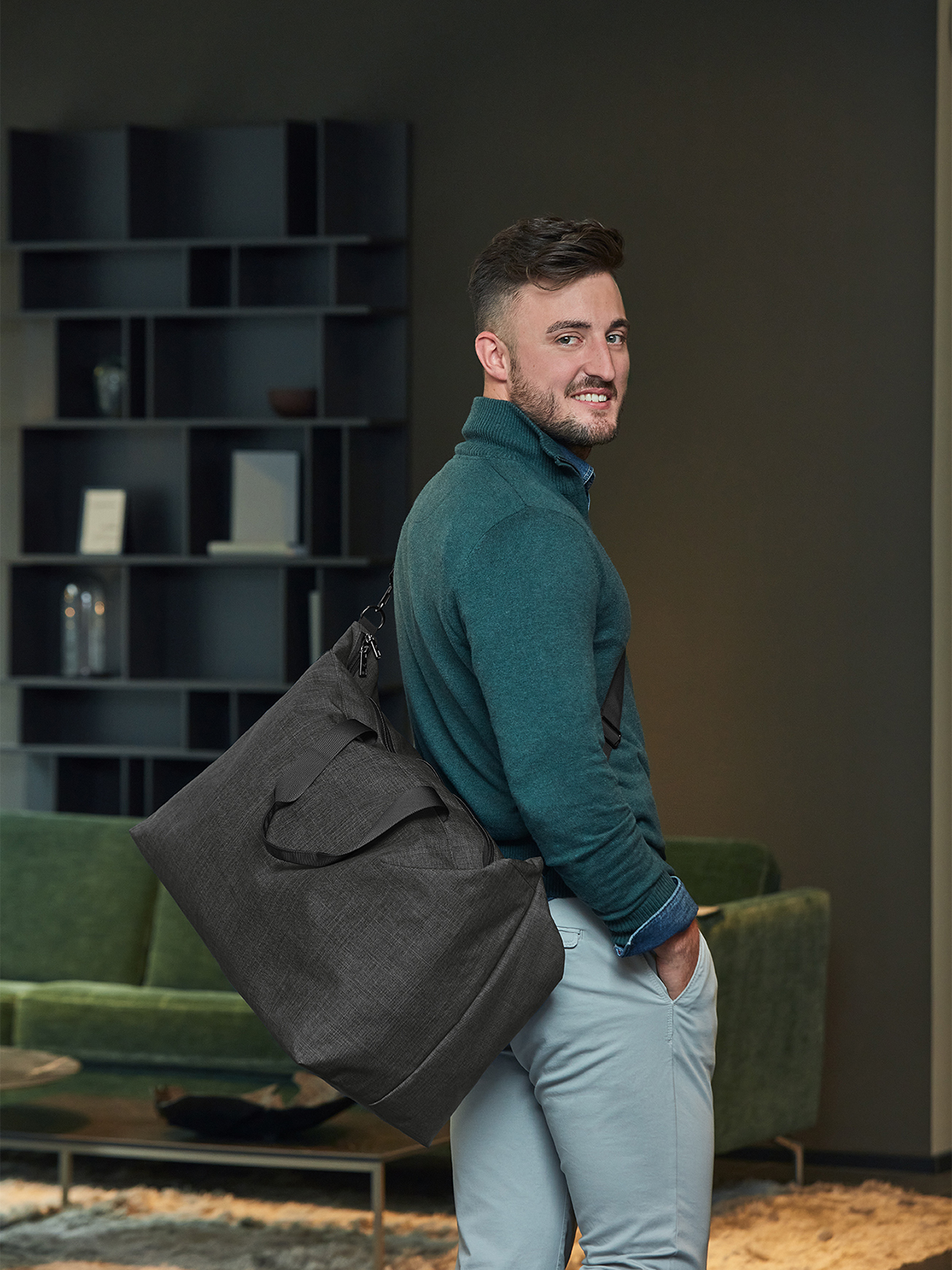 sport/travel bag EUROPE black-sprinkle featuring a model