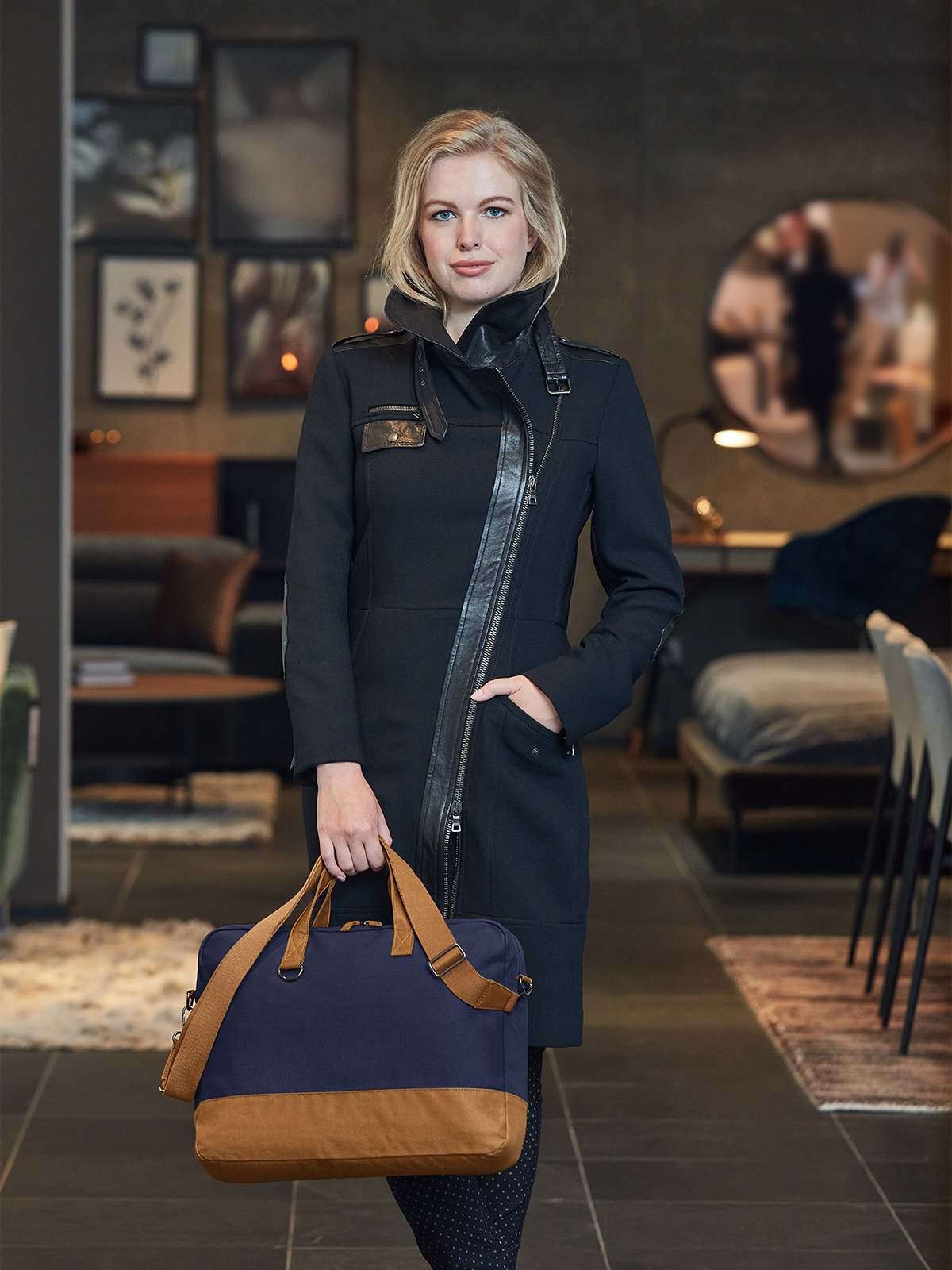 Notebook-Tasche LIFE marine-braun mit Model