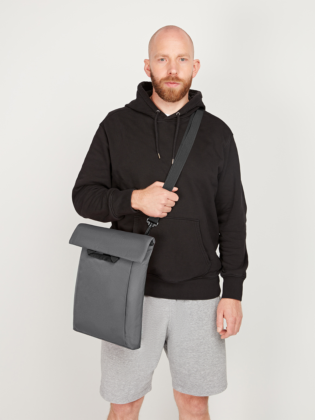 multi bag EVENT anthracite featuring a model