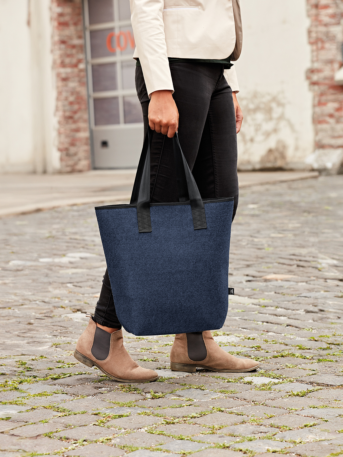 shopper NewClassic navy featuring a model