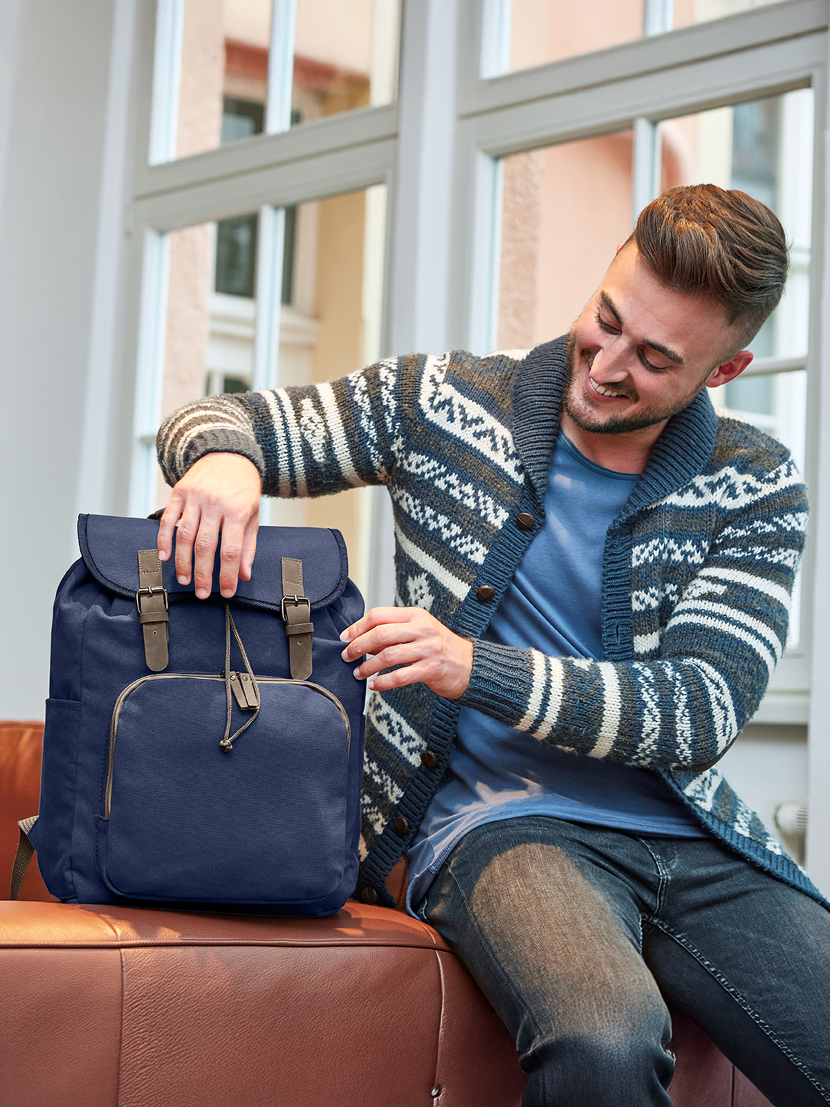 Notebook-Rucksack COUNTRY marine mit Model