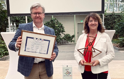 Die Halfar Geschäftsführer mit dem CSR Preis OWL 2022