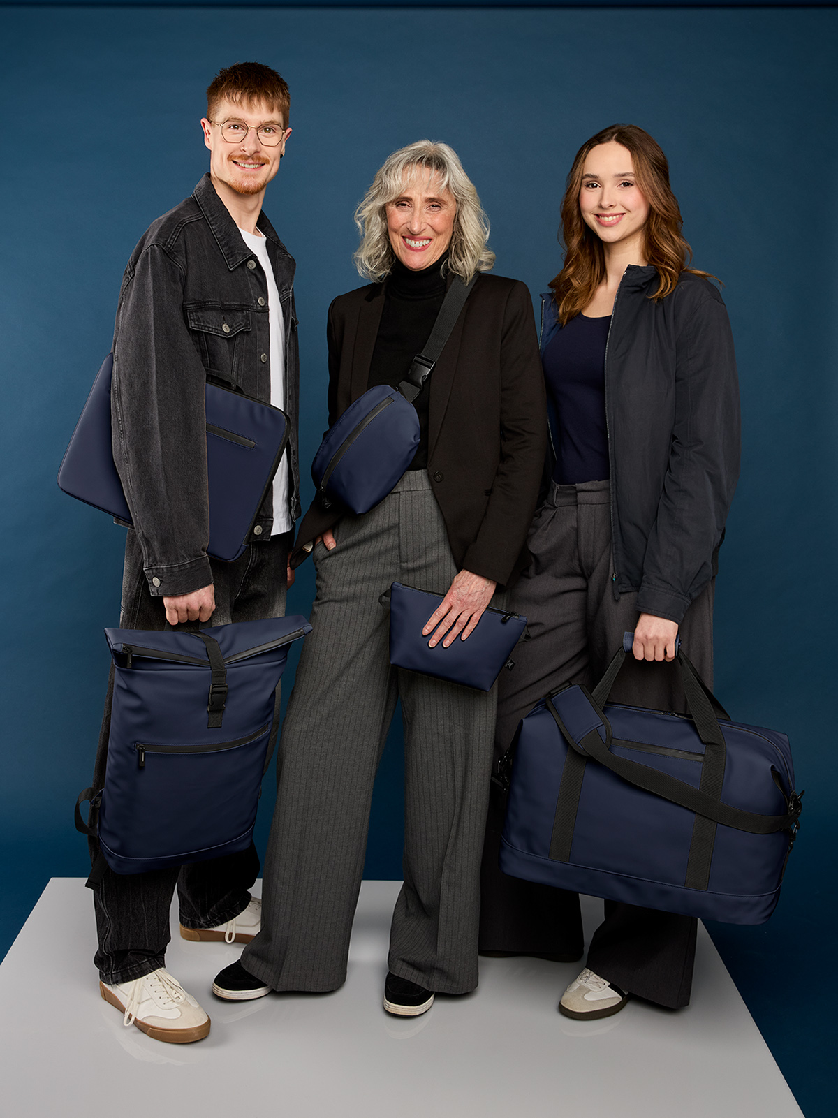 Serie PURE - marine mit Models